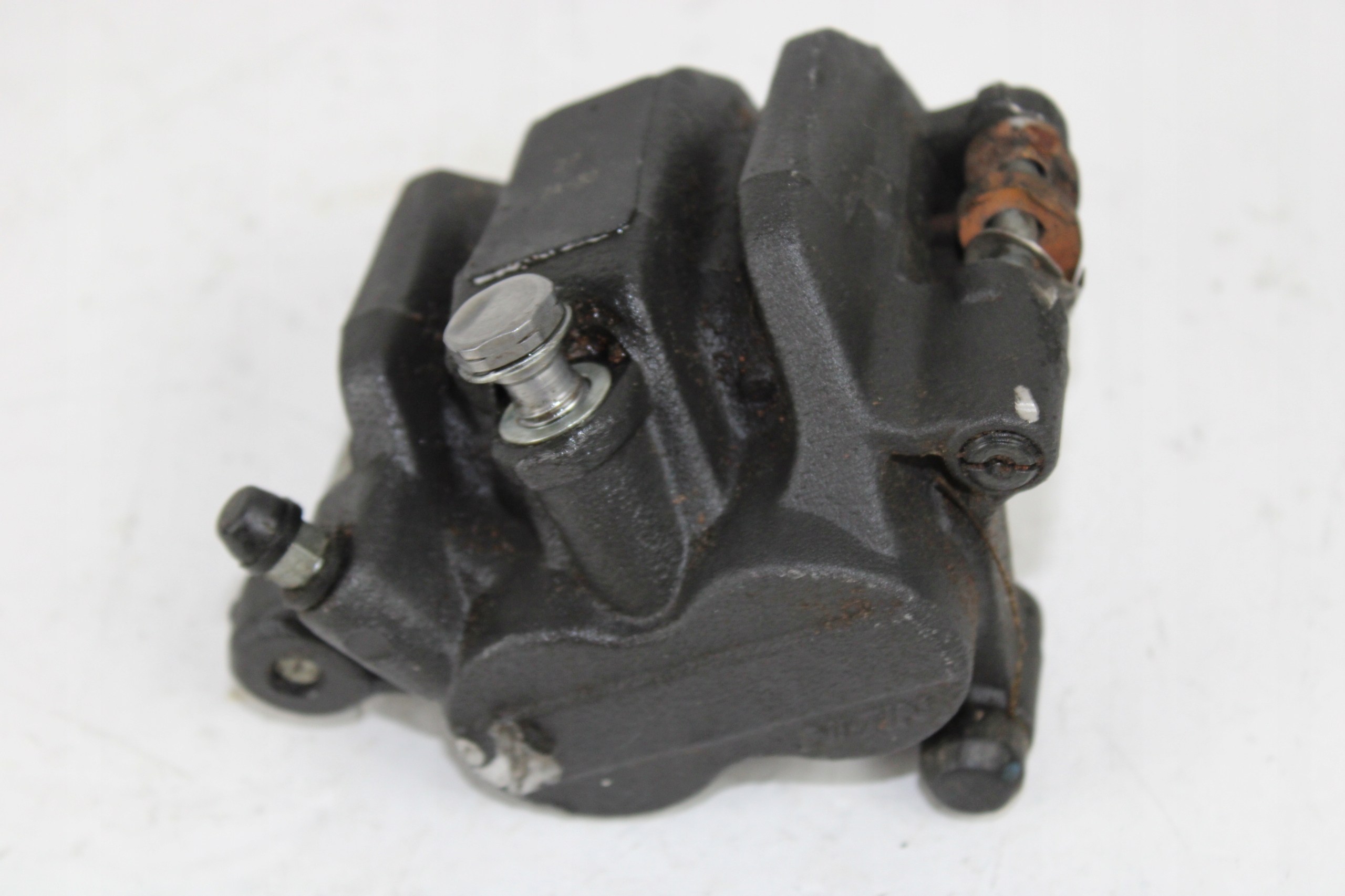 TRIUMPH BONNEVILLE T120 ZACISK HAMULCOWY TYŁ TYLNY