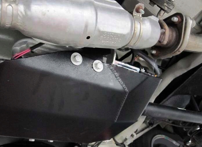 STAL OSLONA REDUKTORA Z LAPA MOCUJACA SUZUKI JIMNY