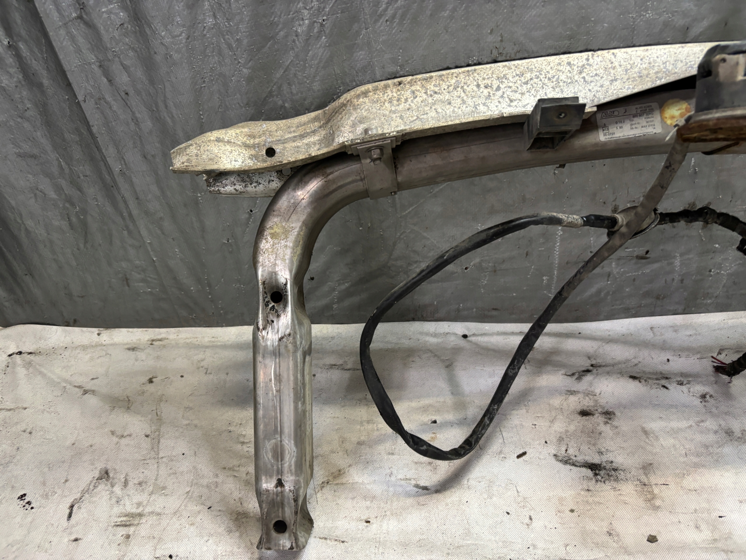 tow AL-KO OE 8E0807309D AUDI A4 B6