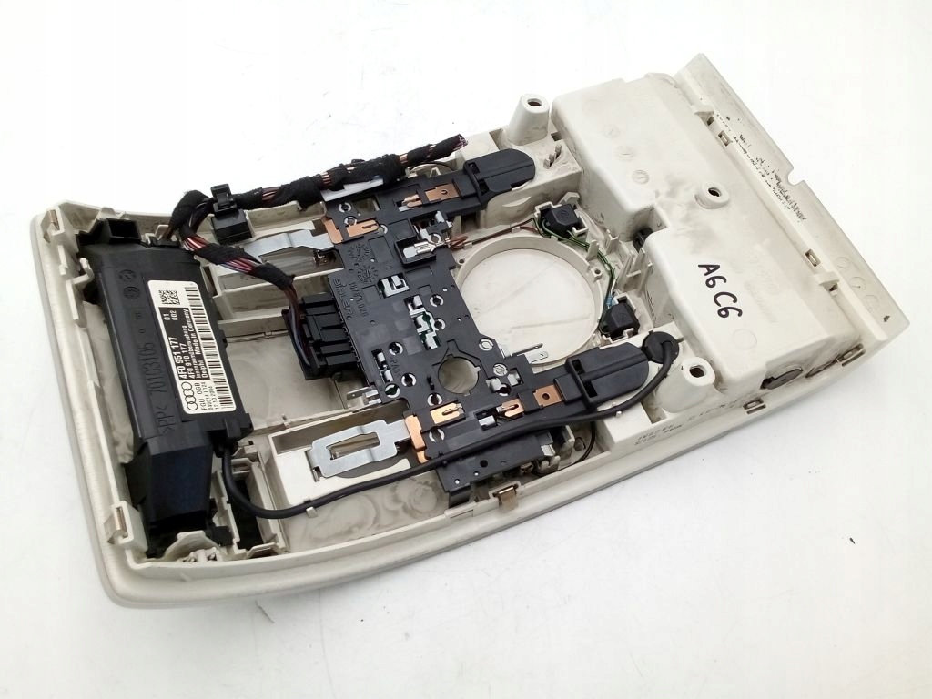 Audi A6 C6 light oswietlenie cabs 4F0947135M