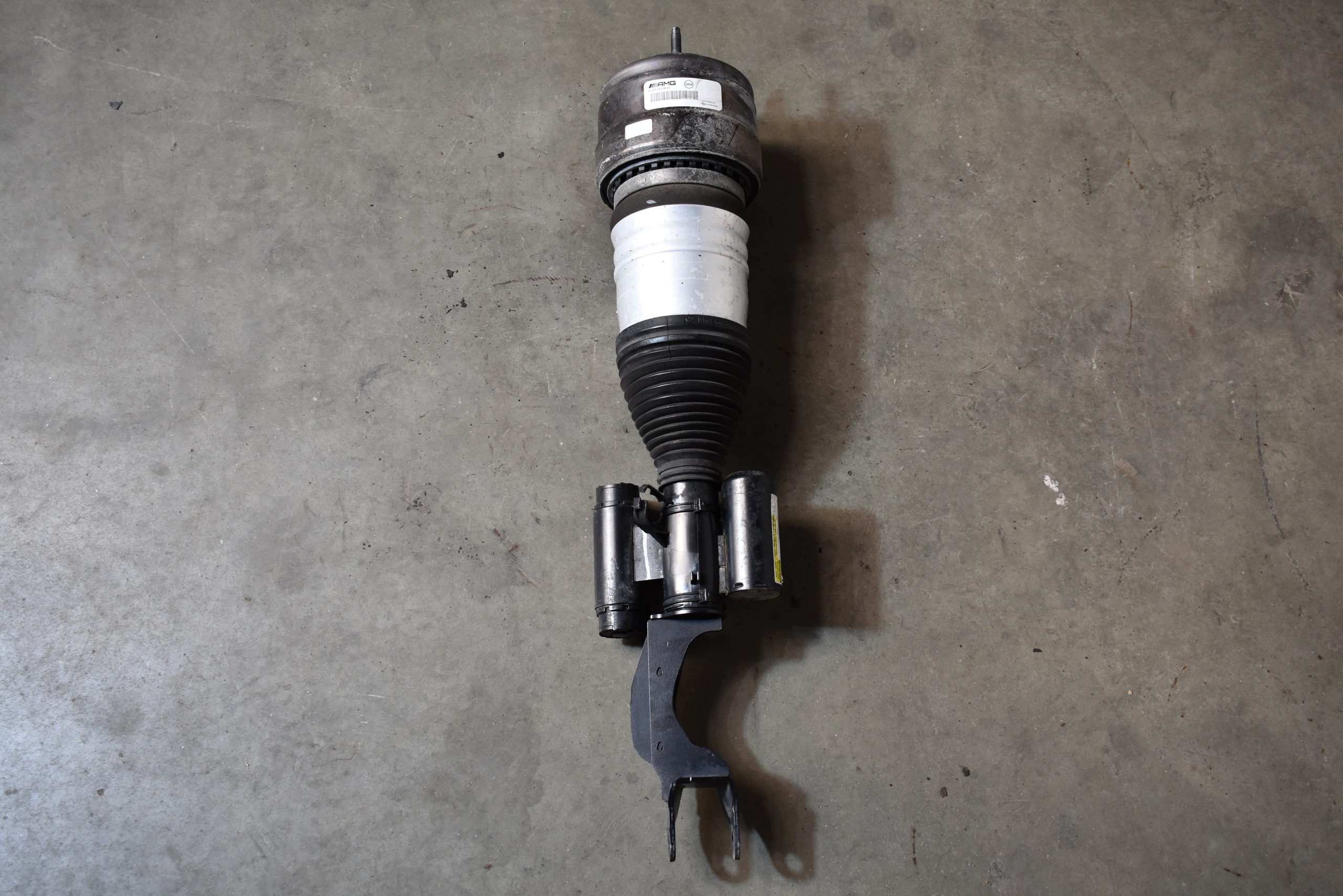 IDEALNY shock absorber front front right AMG MERCEDES X290 1