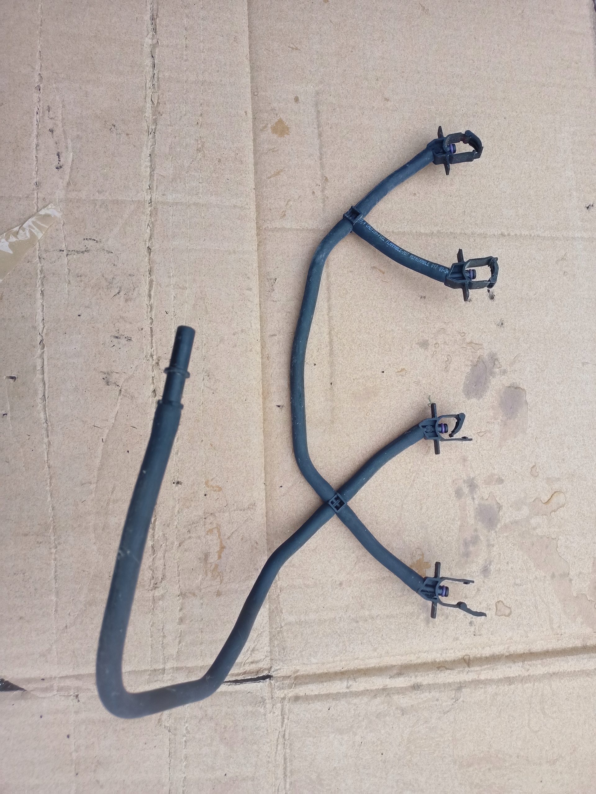 PRZEWÓD przelewowy wtrysków ciśnienia mondeo mk3 2.0 TDCI 2.2