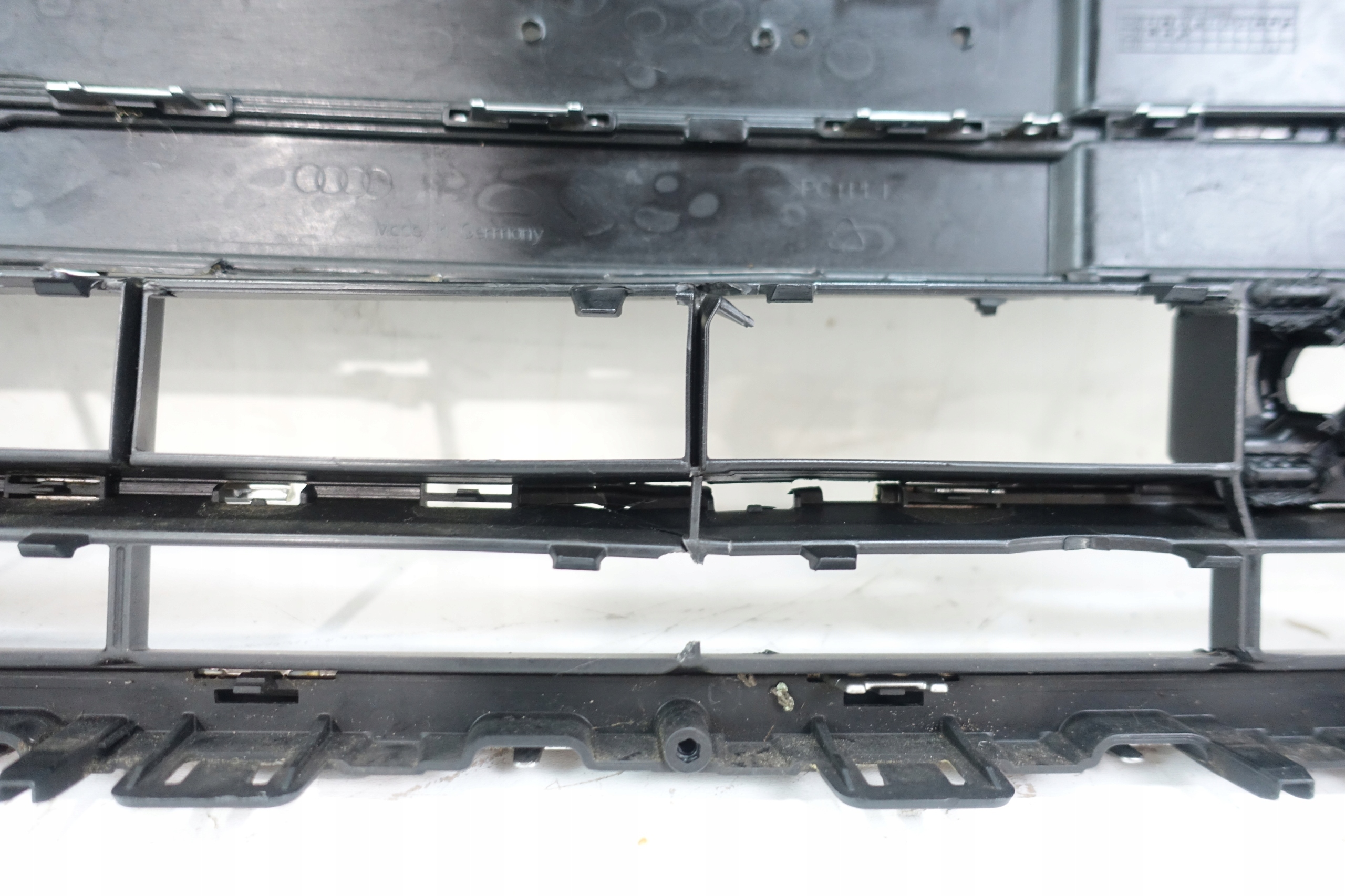 AUDI A6 C8 4K0 S-LINE GRIGLIA Paraurti 4K0853651B