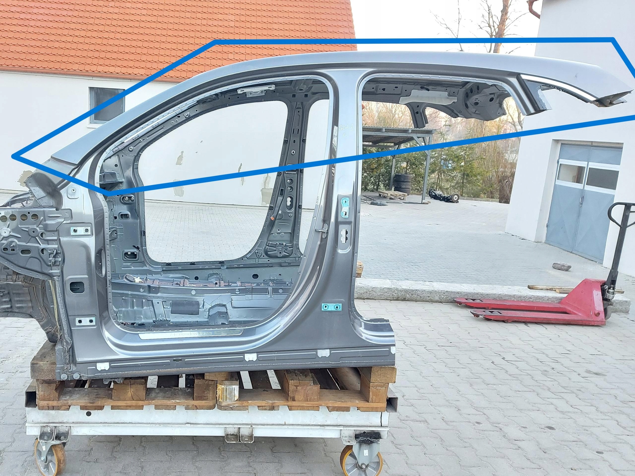 Mercedes GLA 200 II H247 W247 2023r. dach grau 787