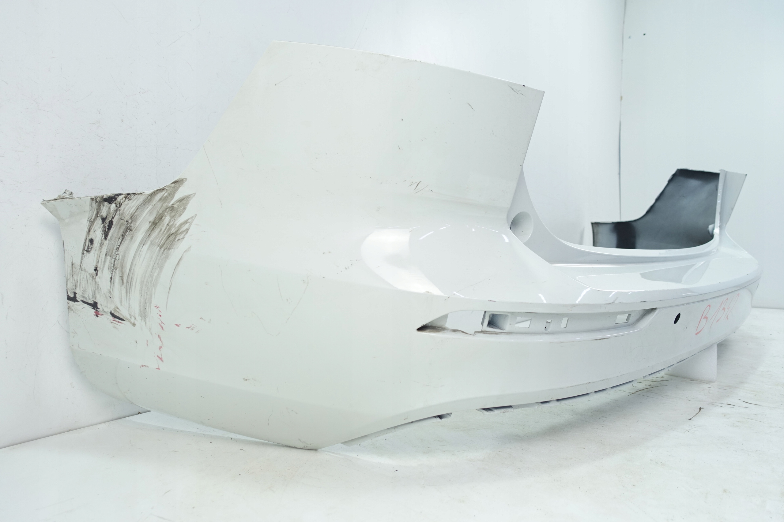 VOLVO V60 II R-design 18- 31455658 bumper rear part rear