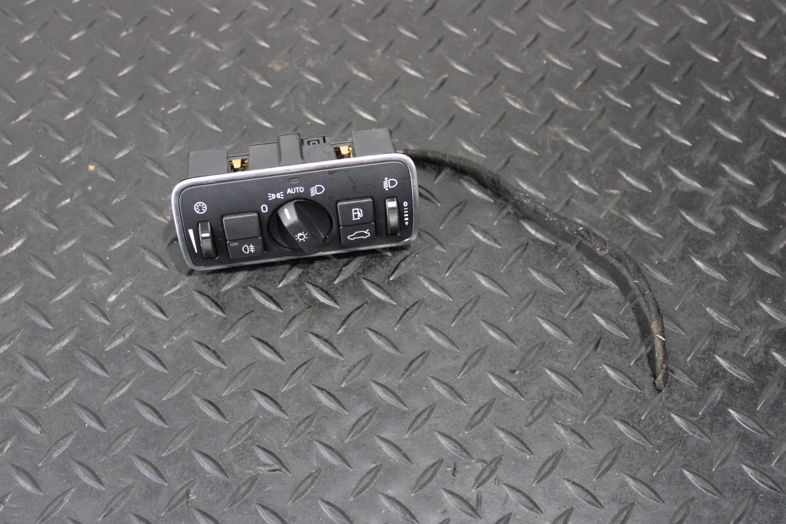 interruttore luci VOLVO XC60 LIFT 2016 31443841
