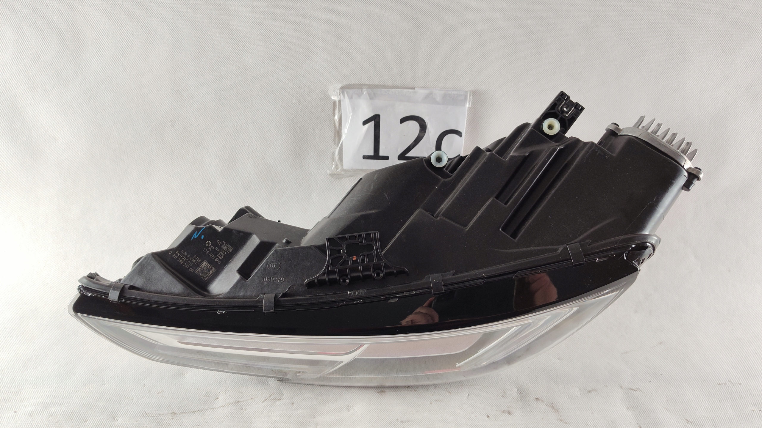 Audi A4 B9 15- Фара левая full led 8W0941033 европа