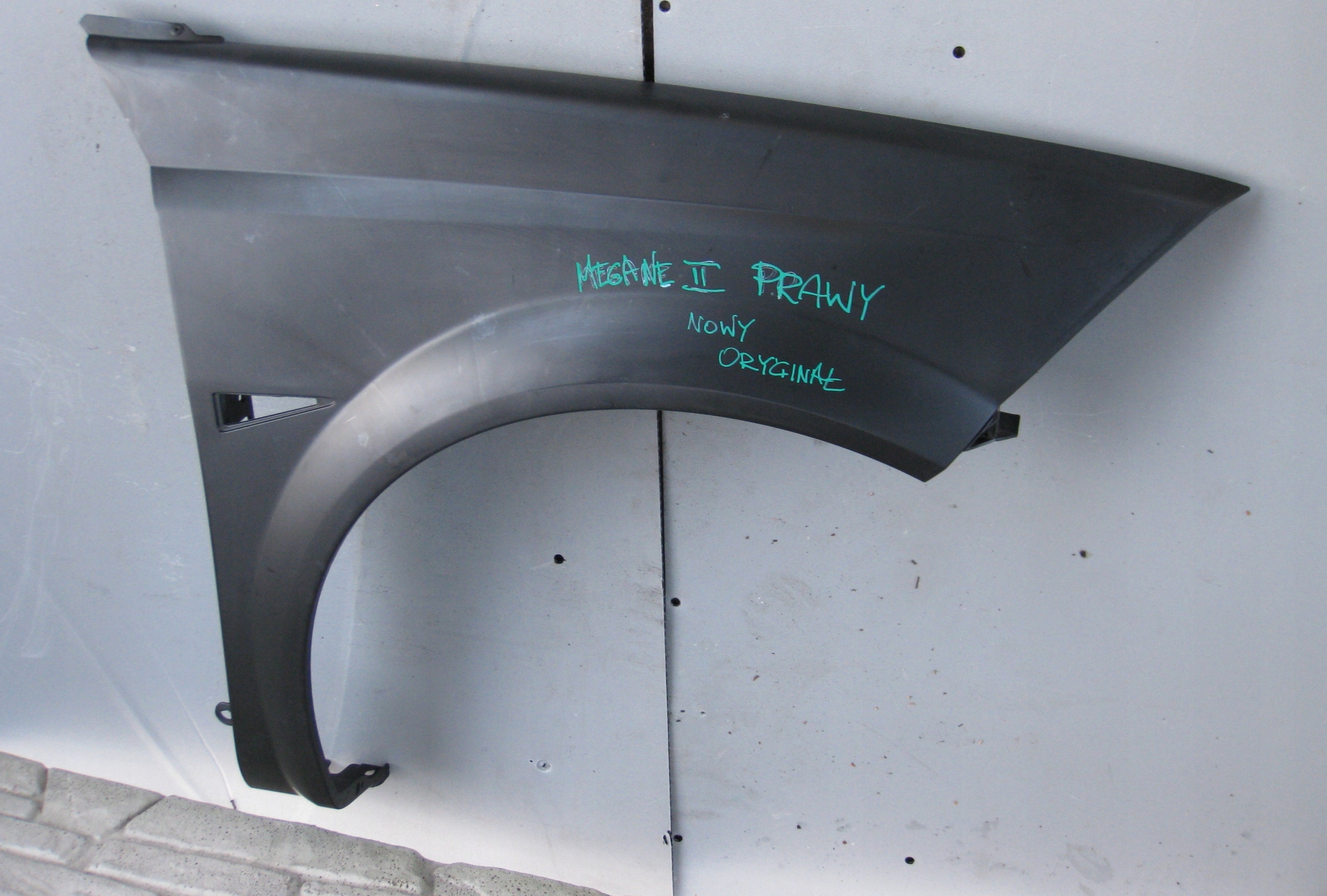 RENAULT MEGANE II CABRIO fender right front 8200112642D