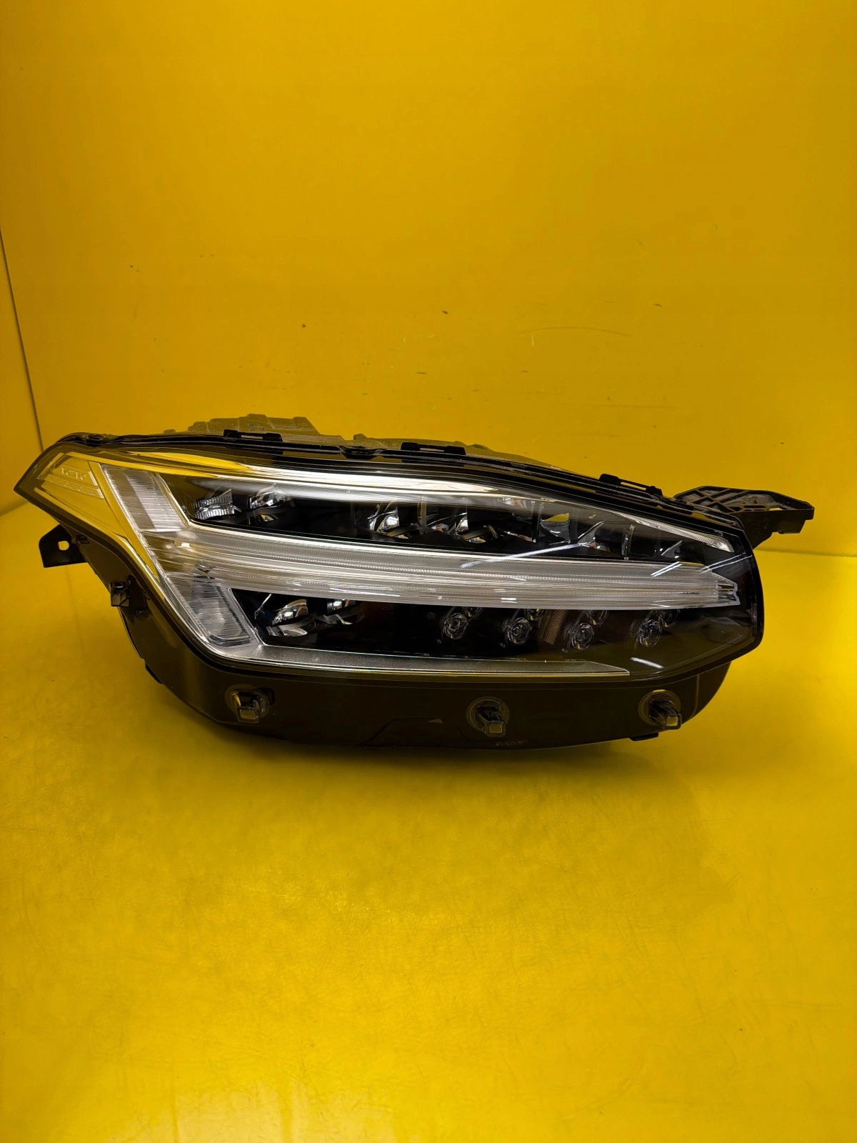 light right Volvo XC90 II Full Led Active High Beam 32404716