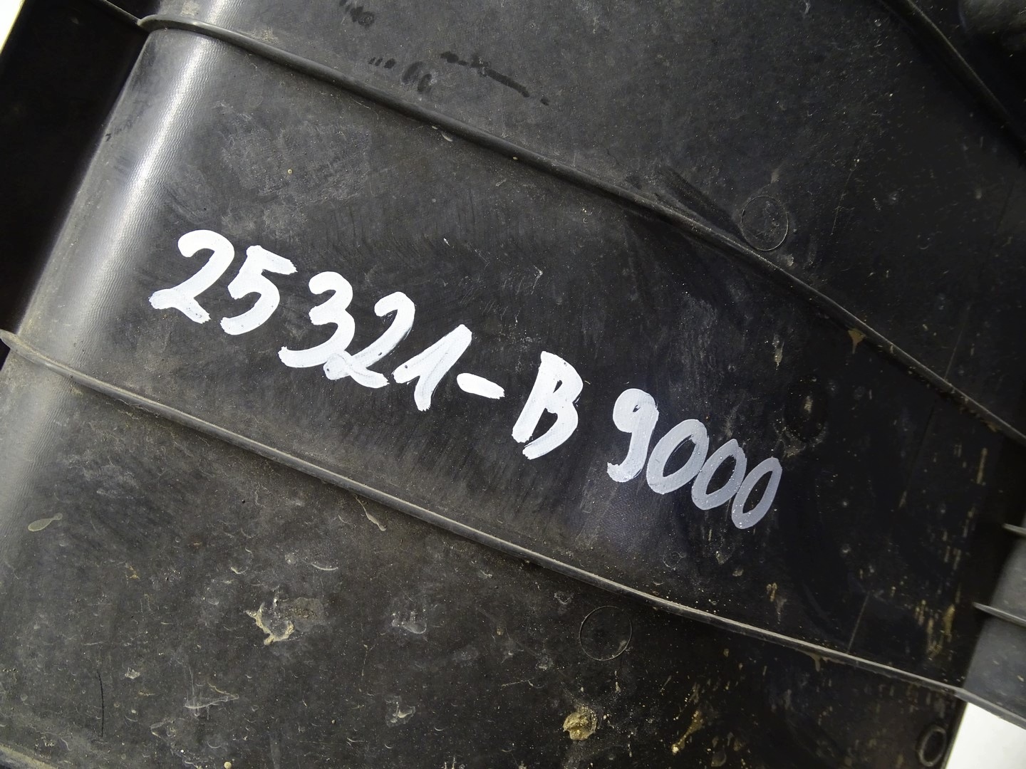 steering wheel, intake air right HYUNDAI 25321-B9000