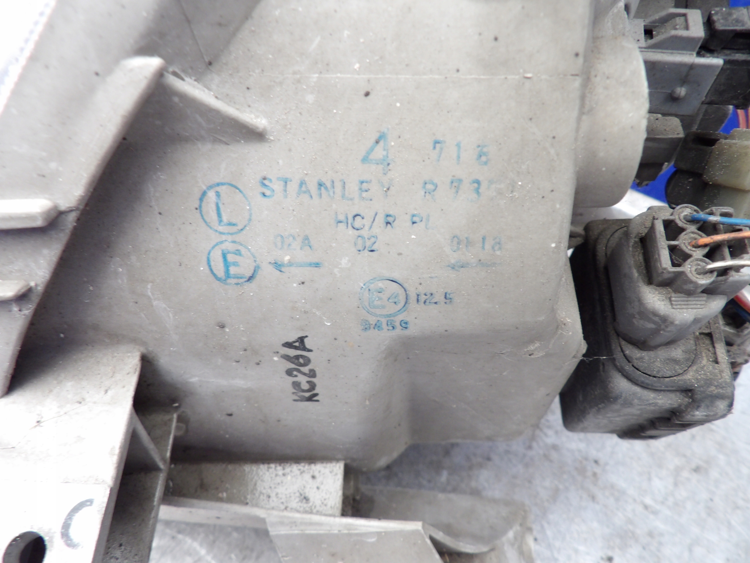 Daihatsu Sirion M100 light front right 1,0B