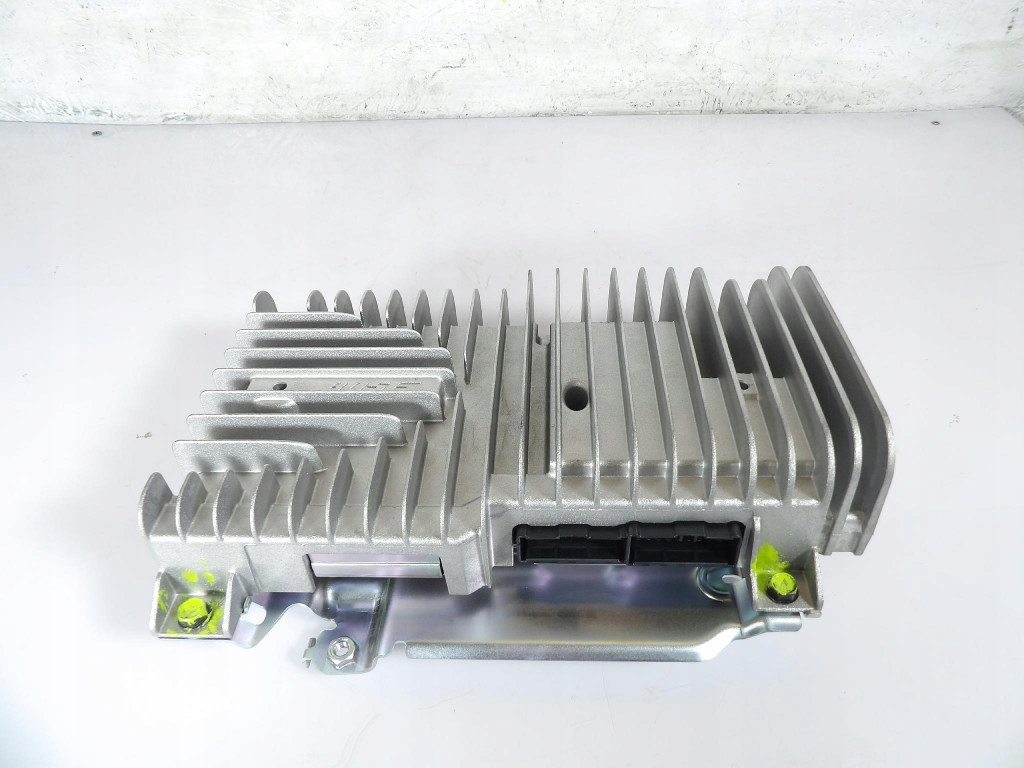 INFINITI G37 amplifier 28060-JK61A