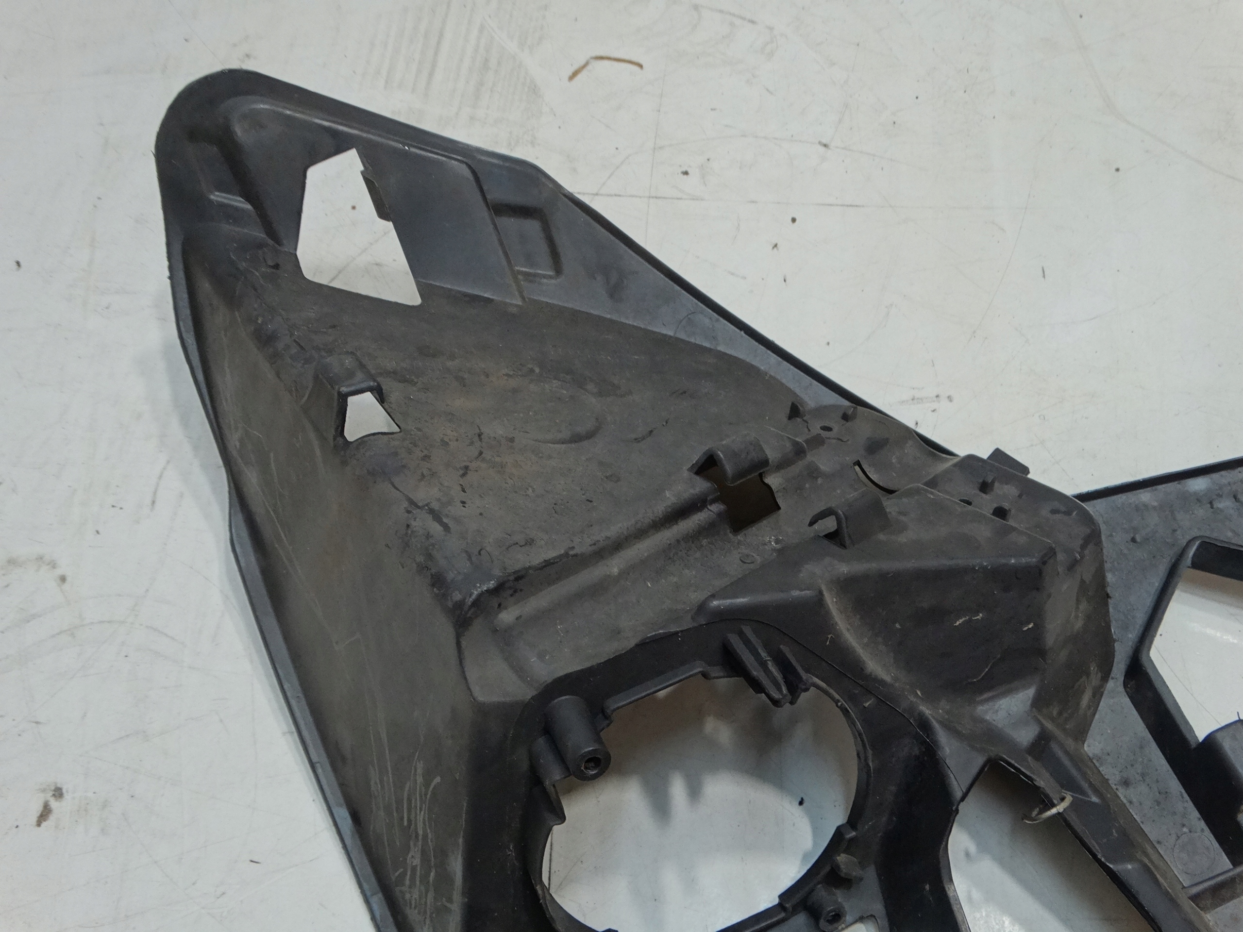 bumper bracket right front RENAULT SCENIC III 09-13R. 001033319