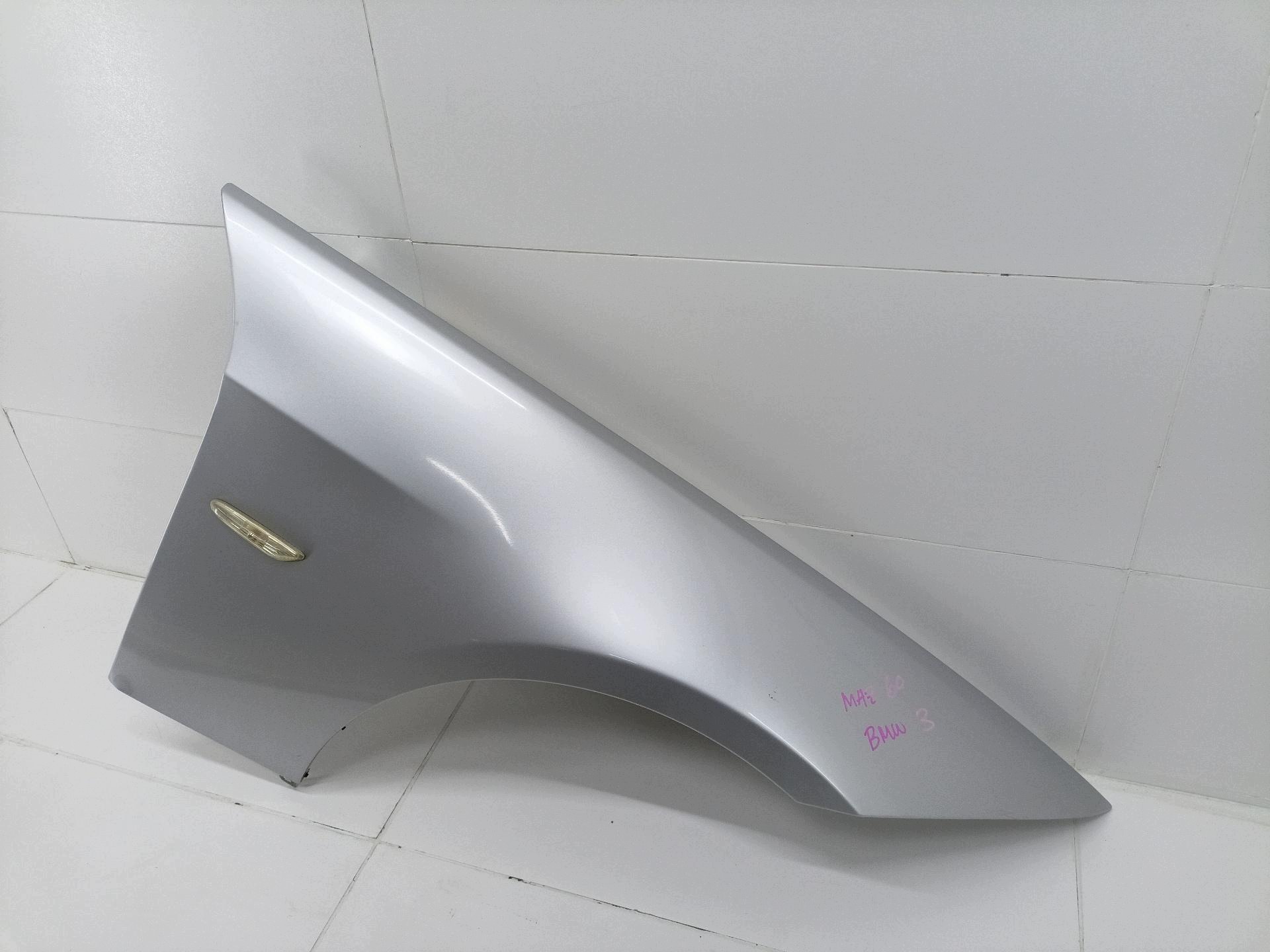 fender front right side BMW 3 E90/E91 E90 2006 90010143388