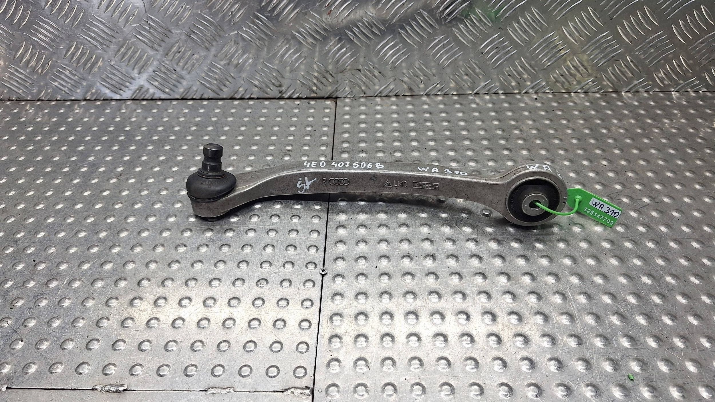arm right front upper OE 4E0407506B AUDI A6 C6 A8 D3 PHAETON