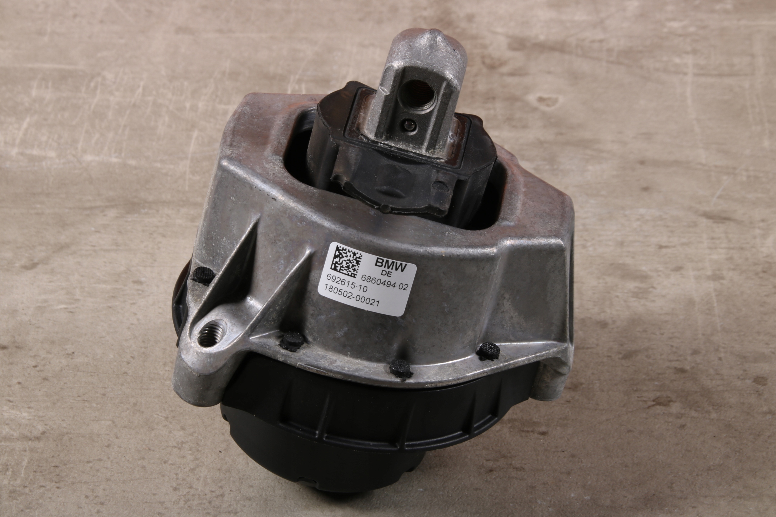 BMW G20 G21 320e 330e engine mount right 6860494