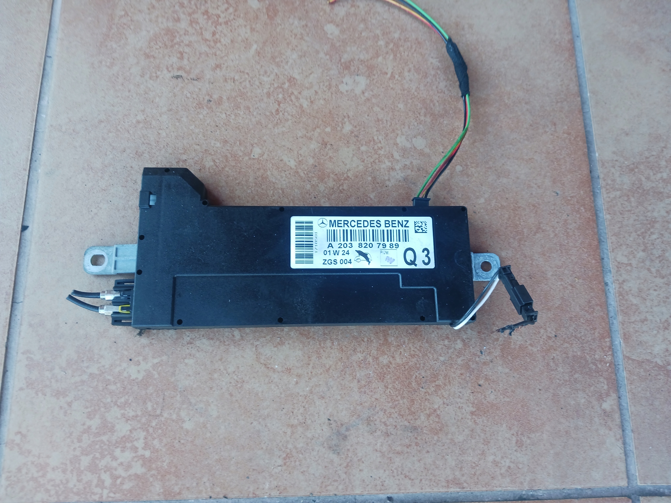 amplifier ANTENY MERCEDES W203 A2038207989