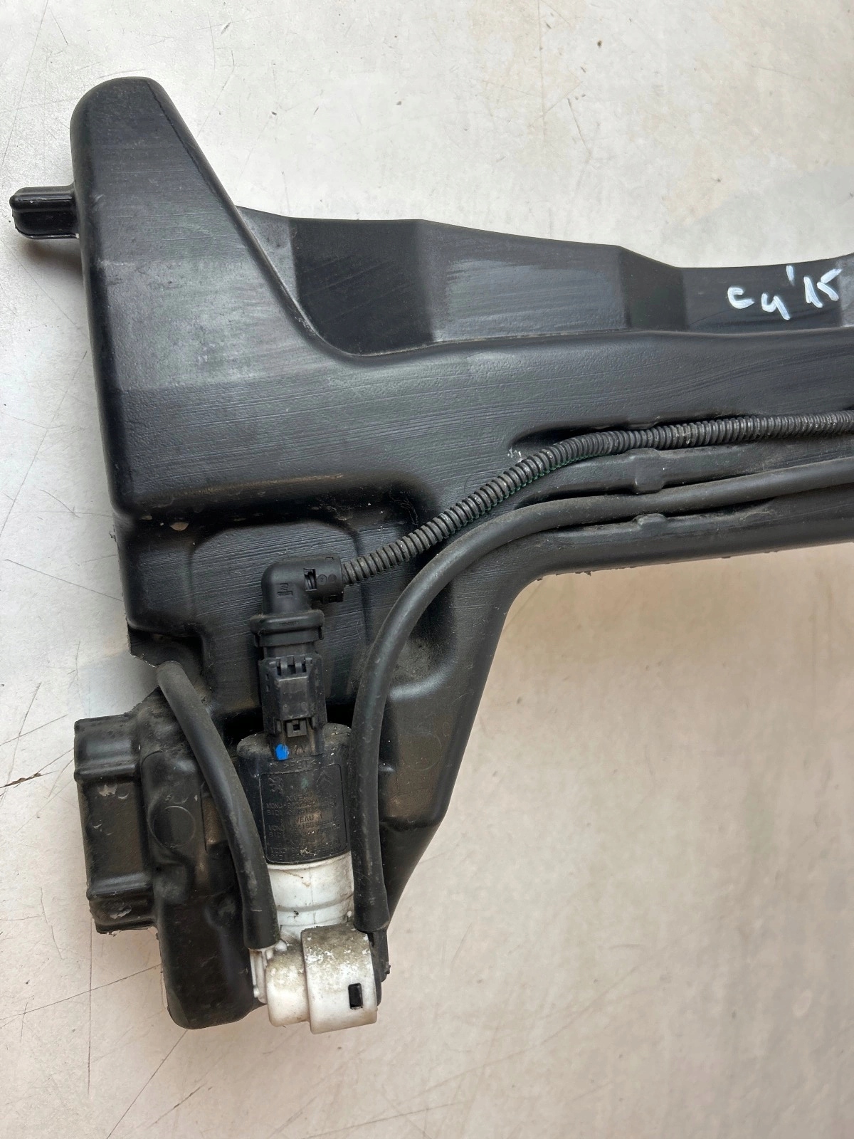 washer fluid tank pump Citroen C4 II Picasso