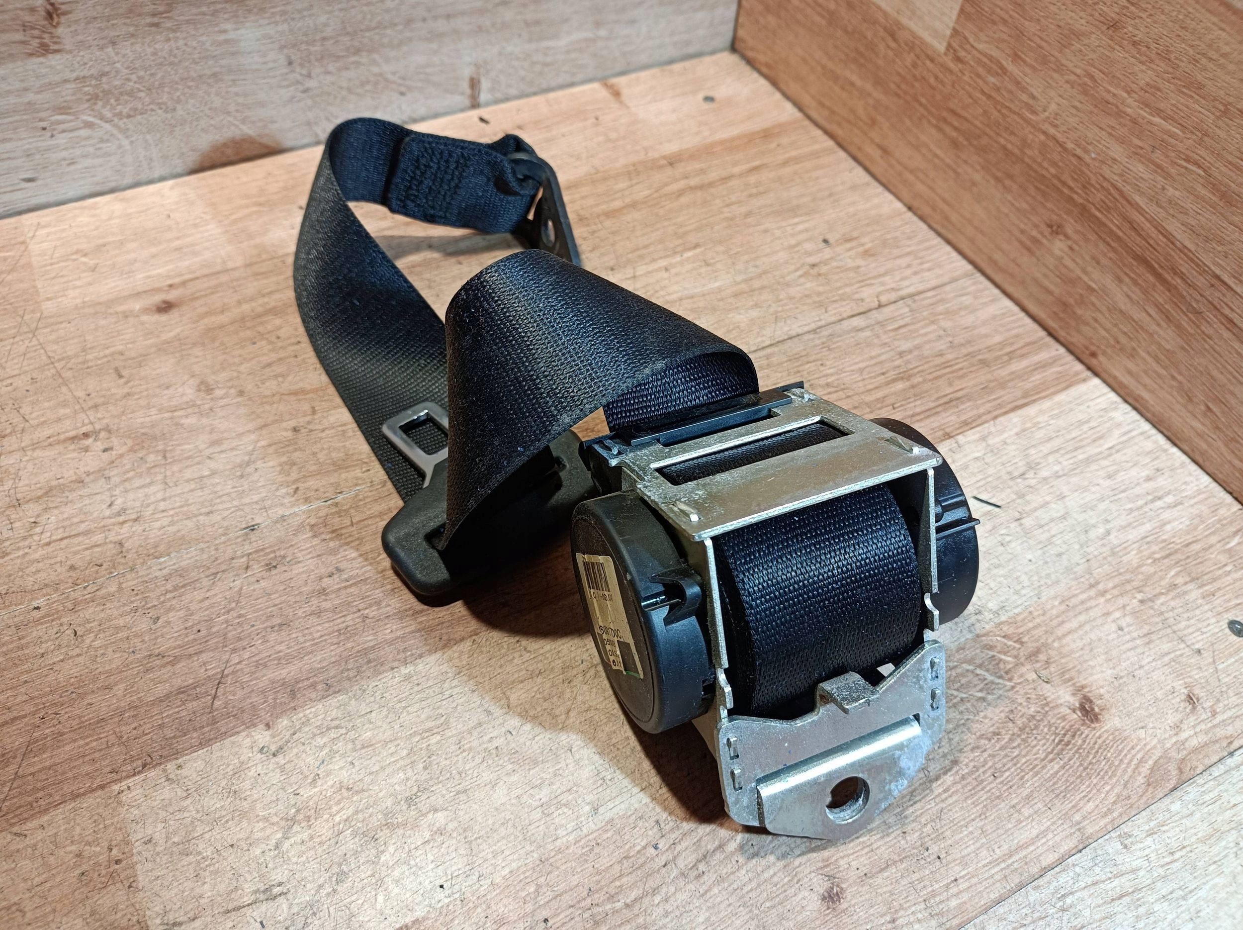 Gurten mitte hinten BMW 3 E90 E91 606091700C