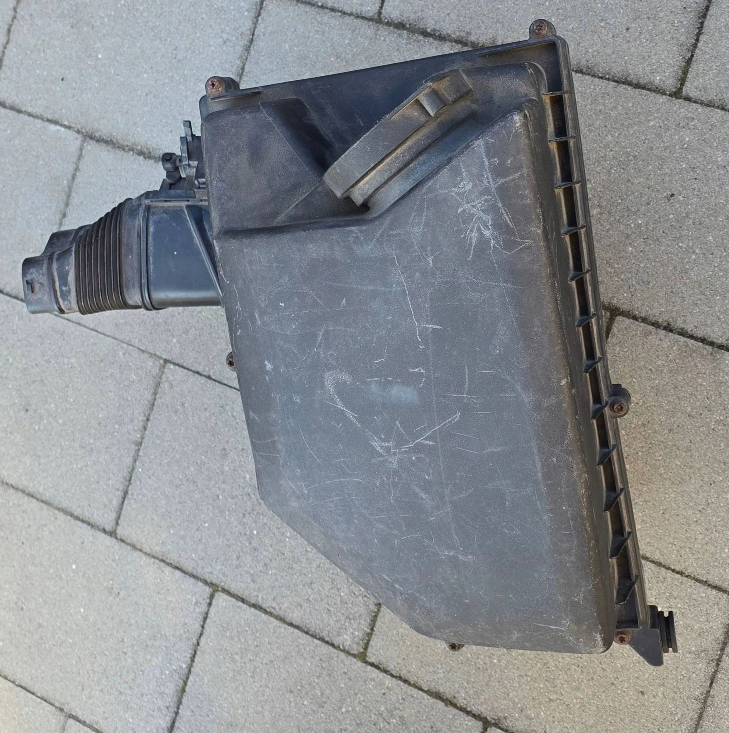 Gehäuse filter luft VOLVO V70 II XC60 2.4D 30748207