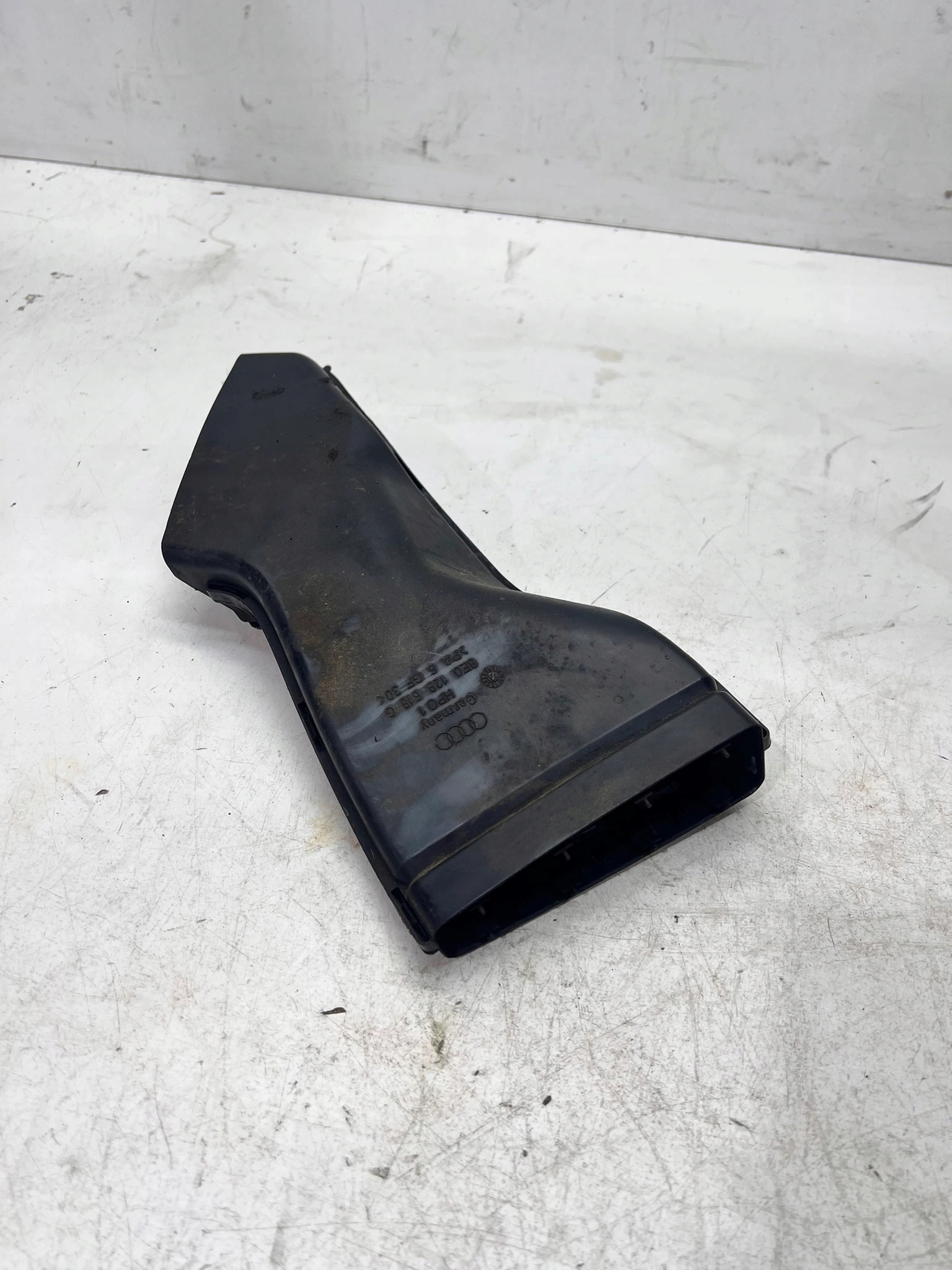 intake air hose AUDI A4 B6 8E0129618G