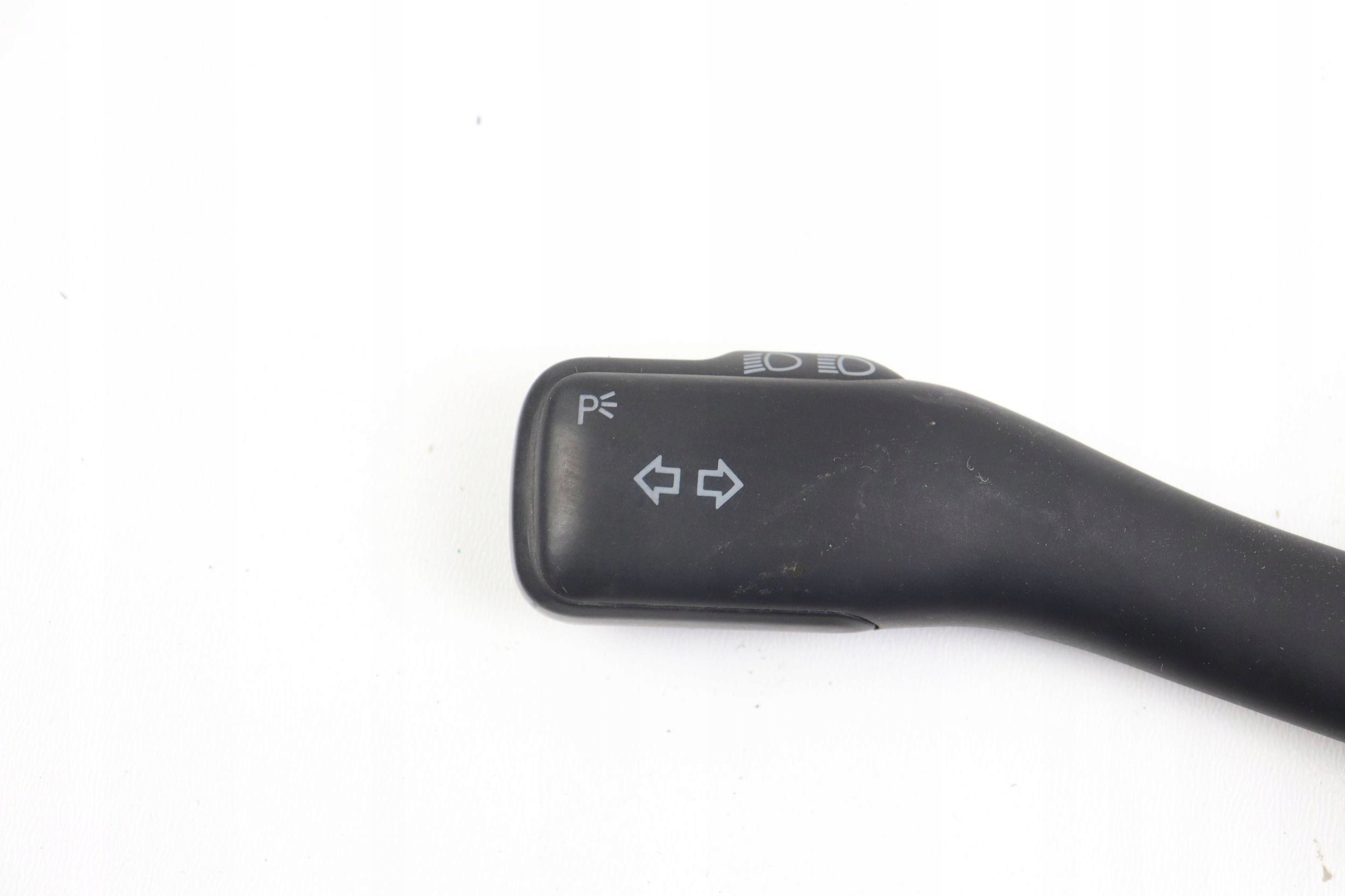 VW PASSAT B5 GOLF IV BORA Bouton Indicateurs de direction MANETKA 8L0953513