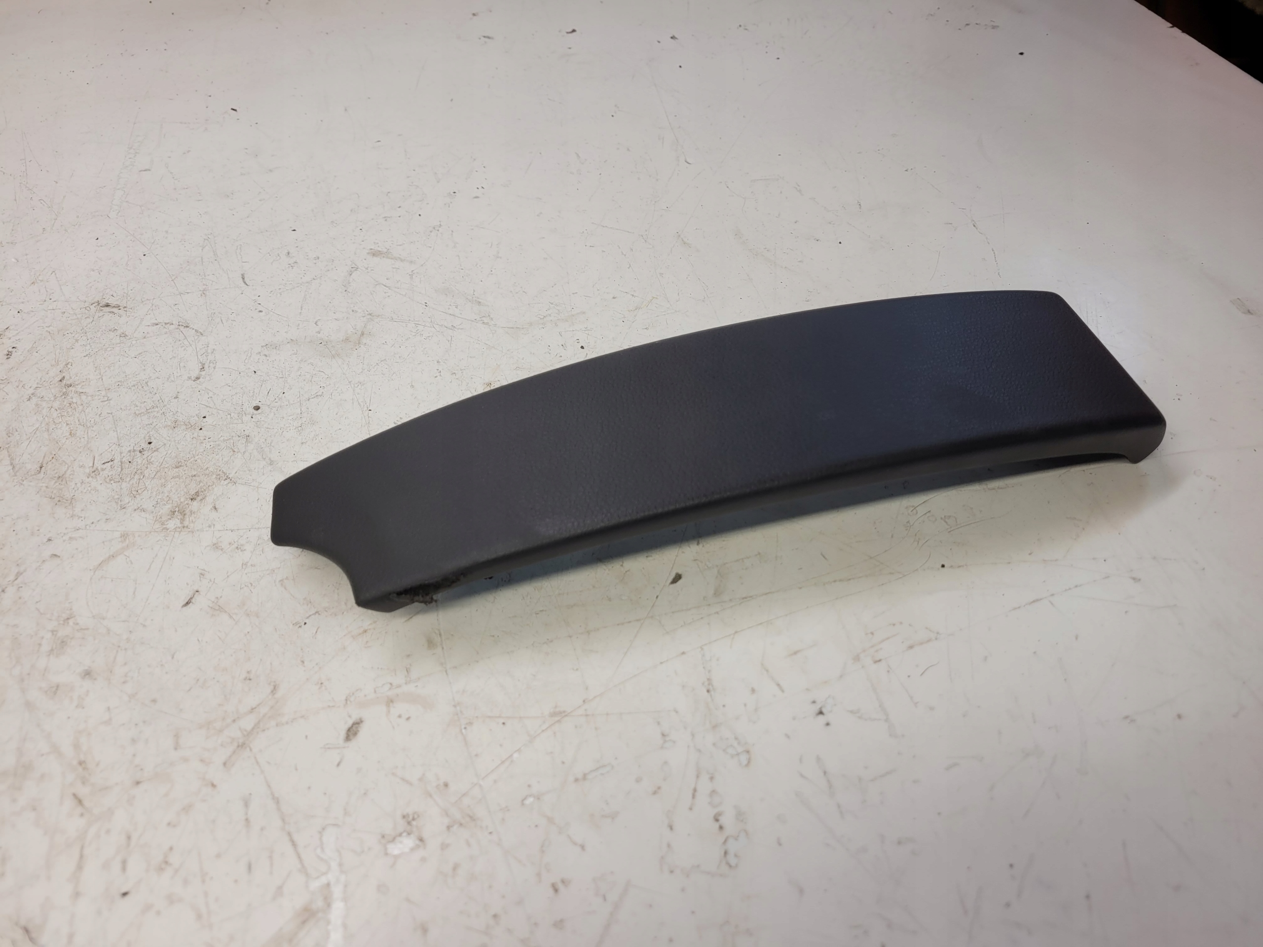 spoiler moulding passenger compartments AUDI A8 D4 4H1857996