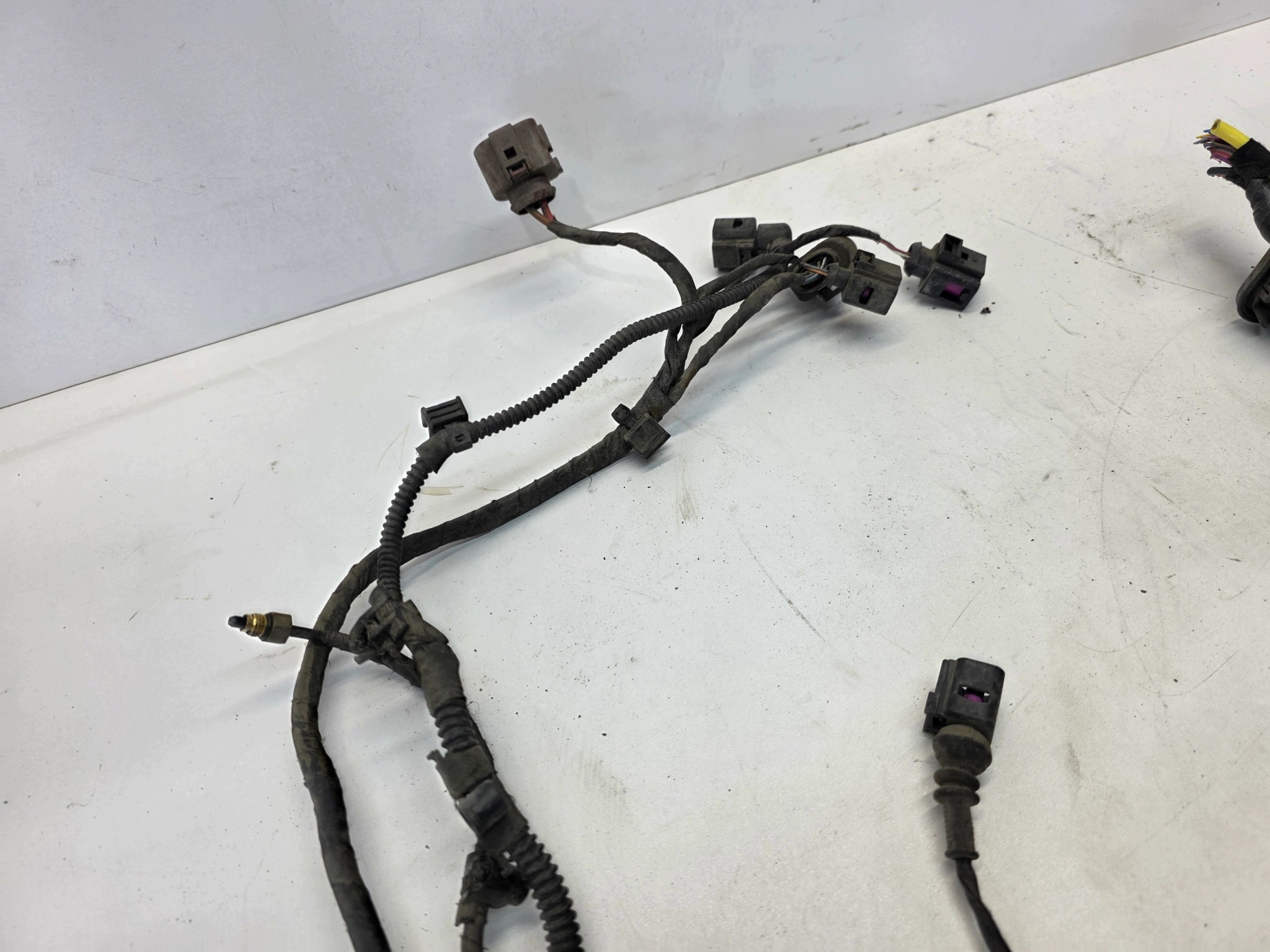 bundle of a caliper left rear part AUDI A6 C8 4K0972253A 4K0616716F original