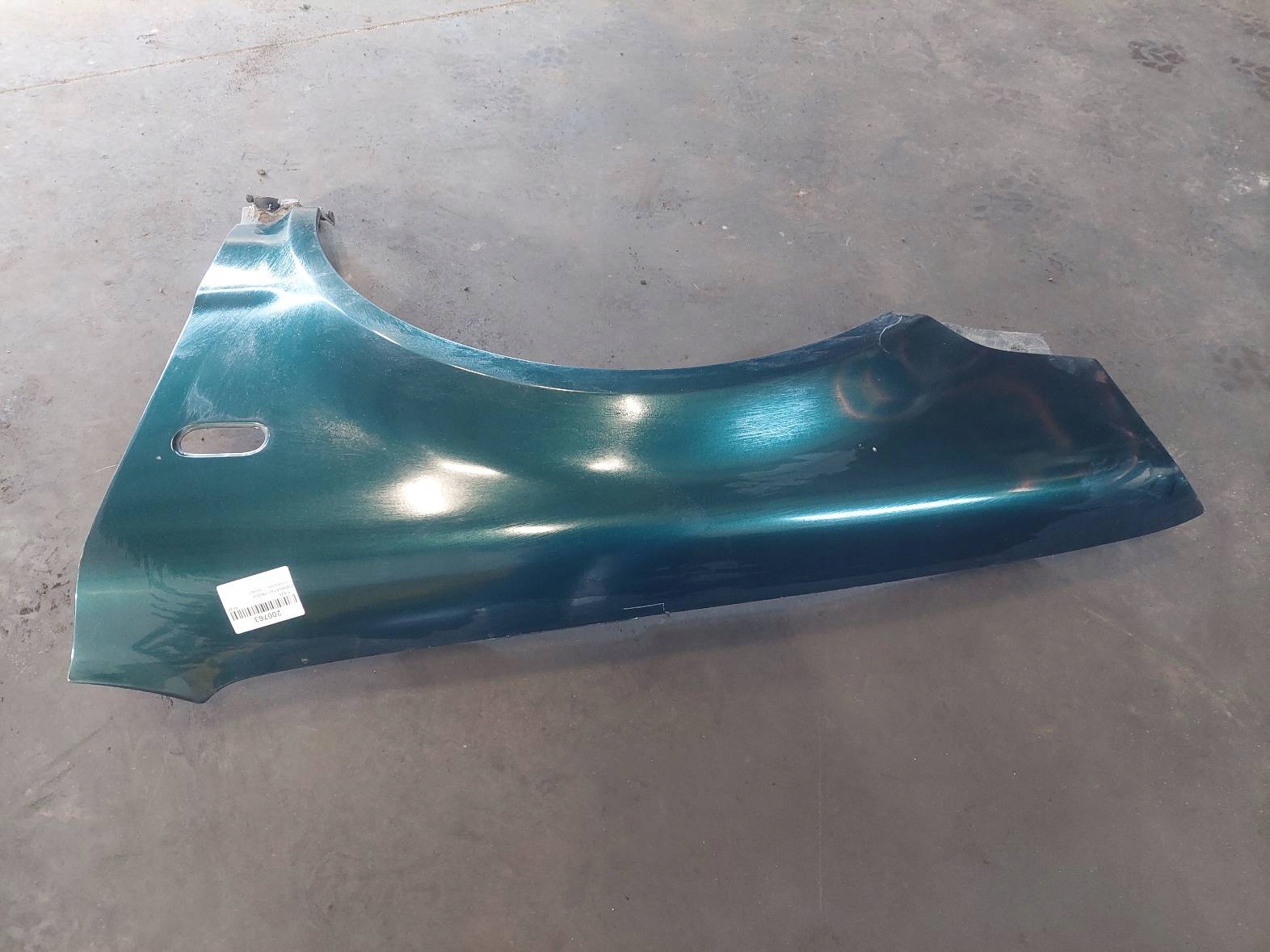 fender left front VOLKSWAGEN PASSAT B5 FL LB6W