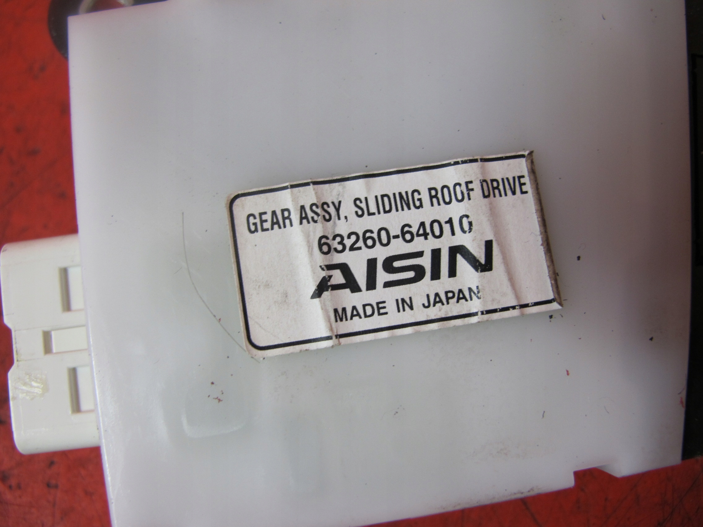 TOYOTA VERSO R2 09 SILNICZEK SZYBERDACHU PANORAMY Part manufacturer Aisin