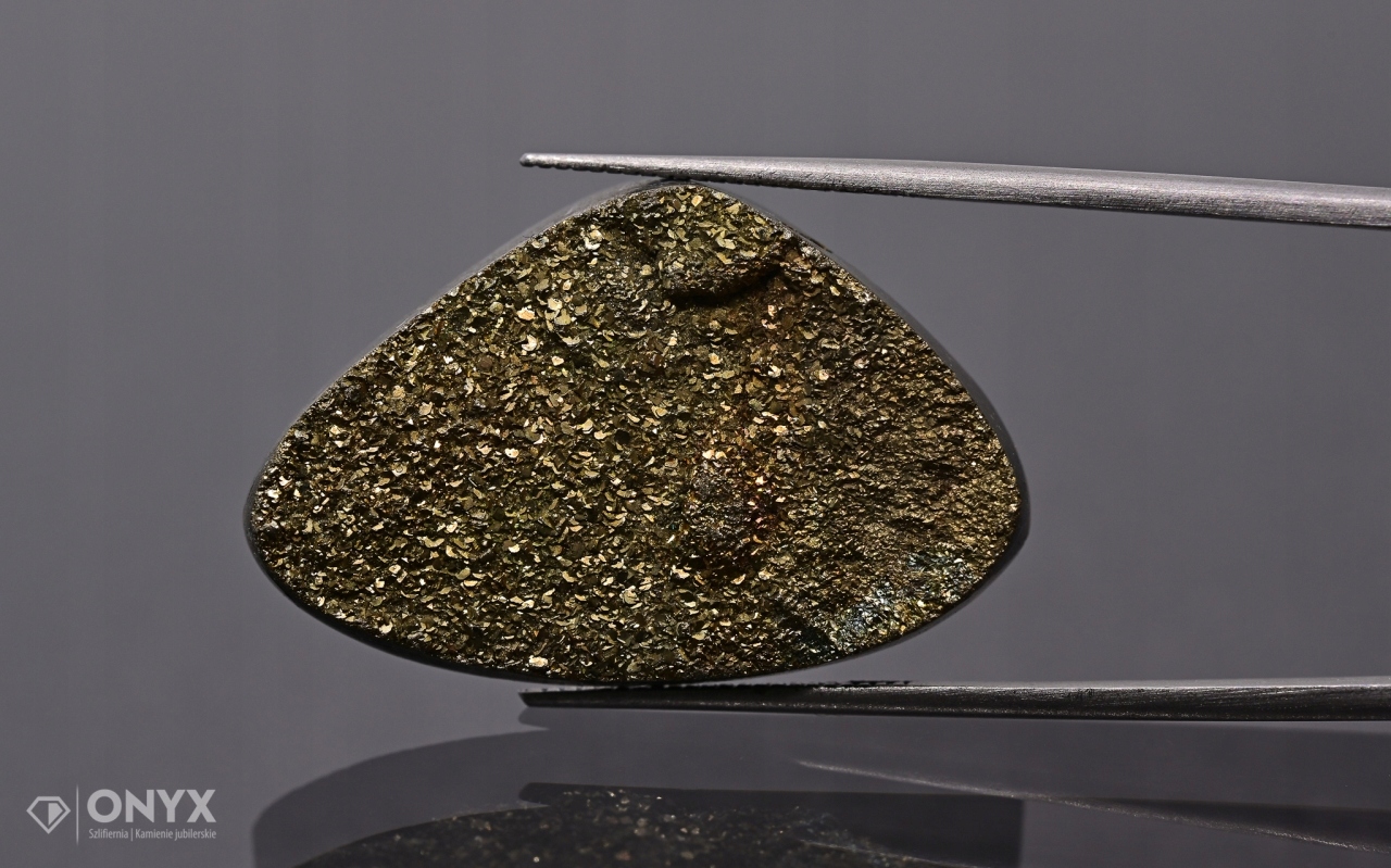 Markýza drůza nepravidelná mělká 27x17 mm