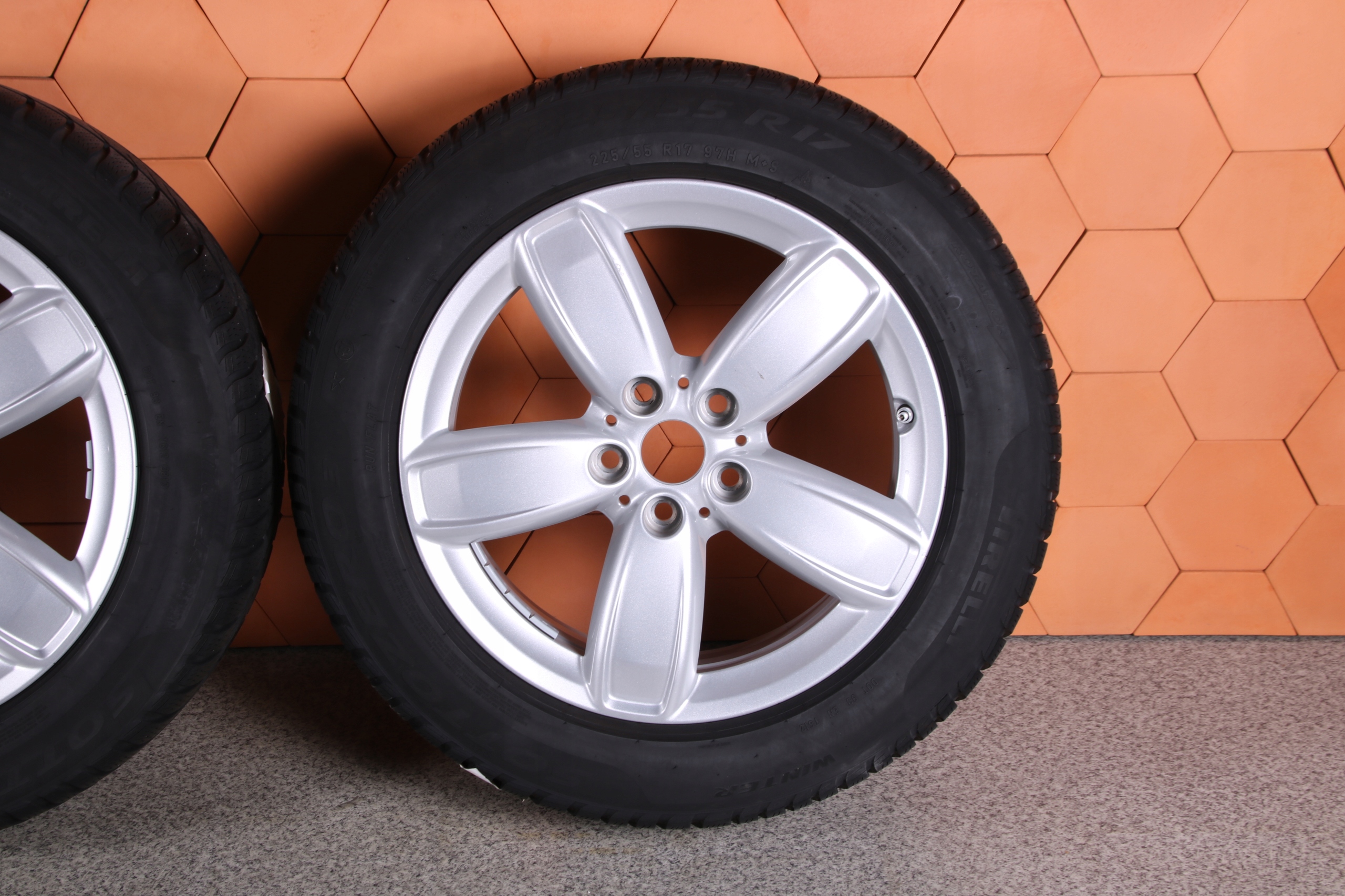 MINI F60 wheels discs aluminium tyres winter PIRELLI 17"