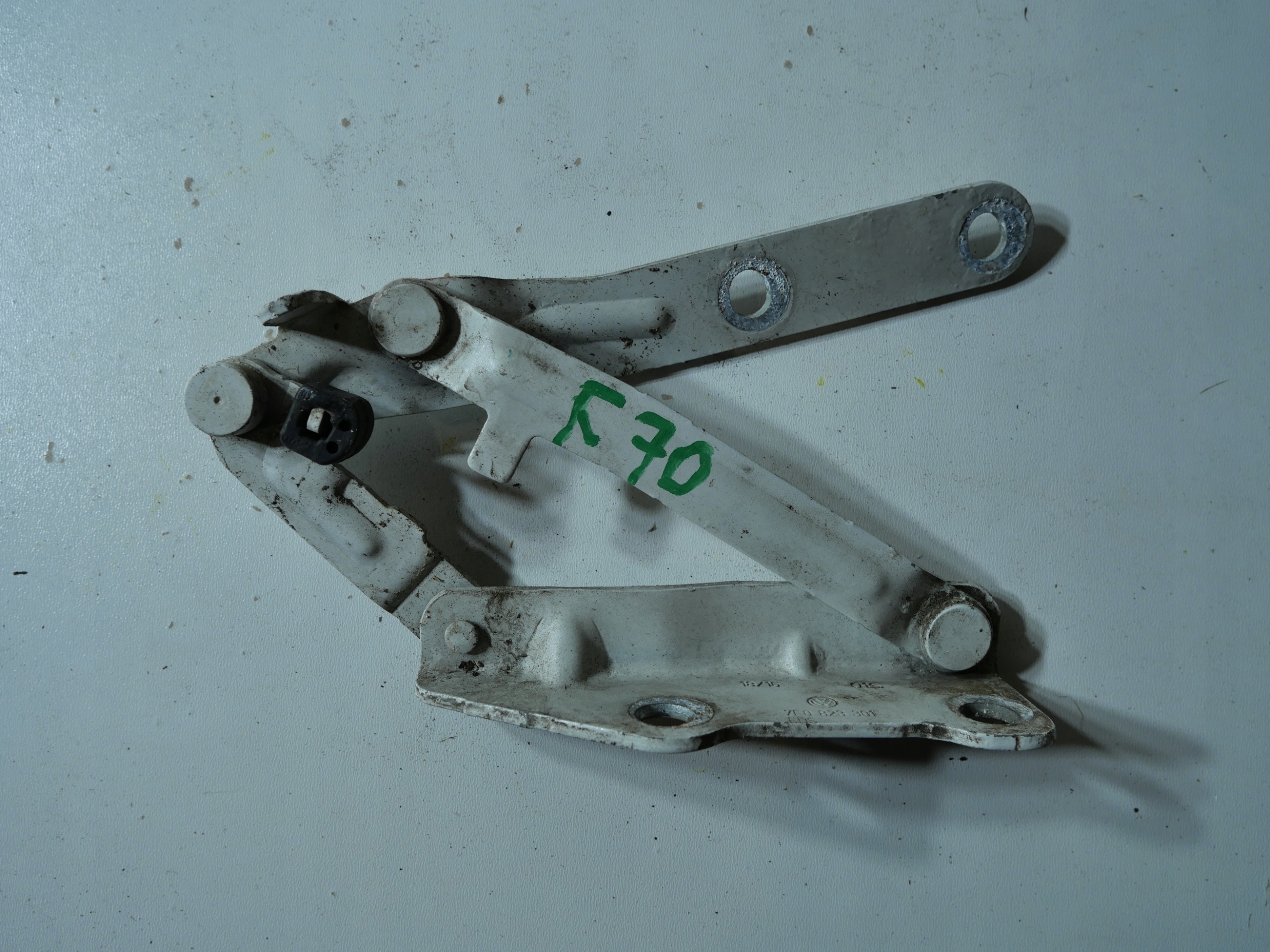 hinge bonnets POKRYWY left VW T6 7E0823301