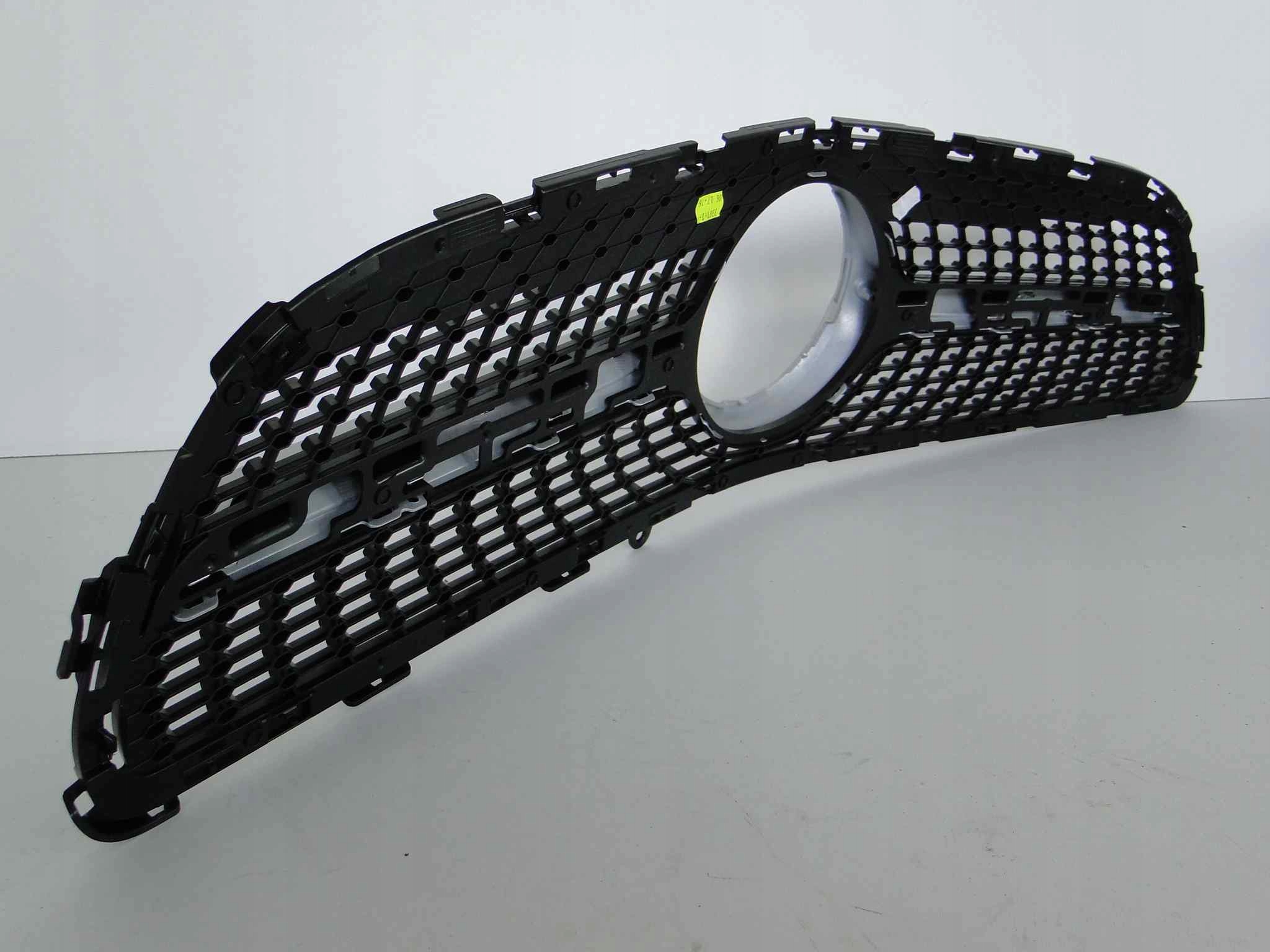 MERCEDES CLS 218 LIFT GRILL ATRAPA DIAMENT AMG PAK Typ samochodu Samochody osobowe