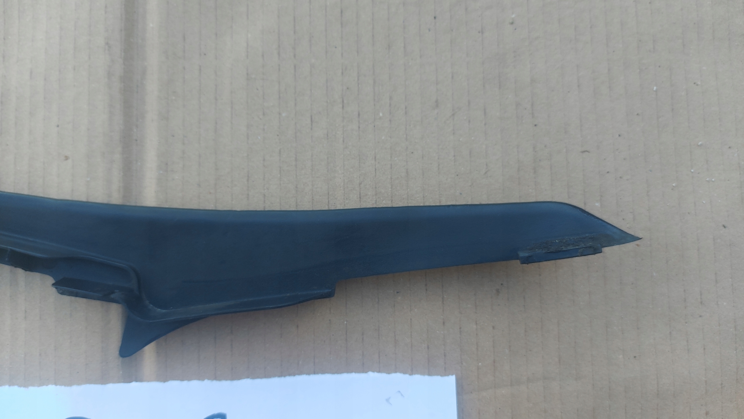 spoiler under the window right TOYOTA VERSO 09-17