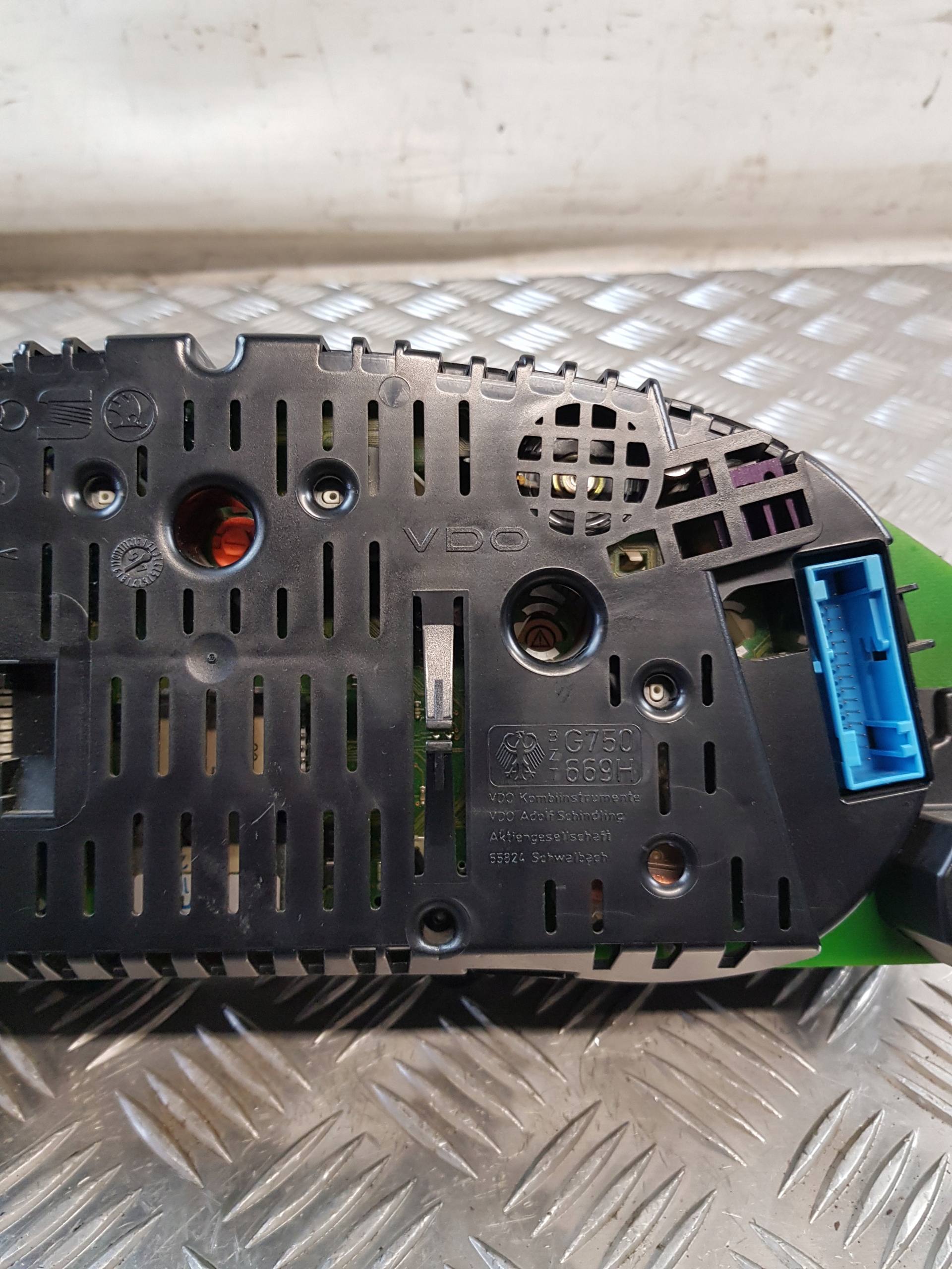 dials AUDI A6 C5 2.8 V6 OE 4B0919880A EUROPA