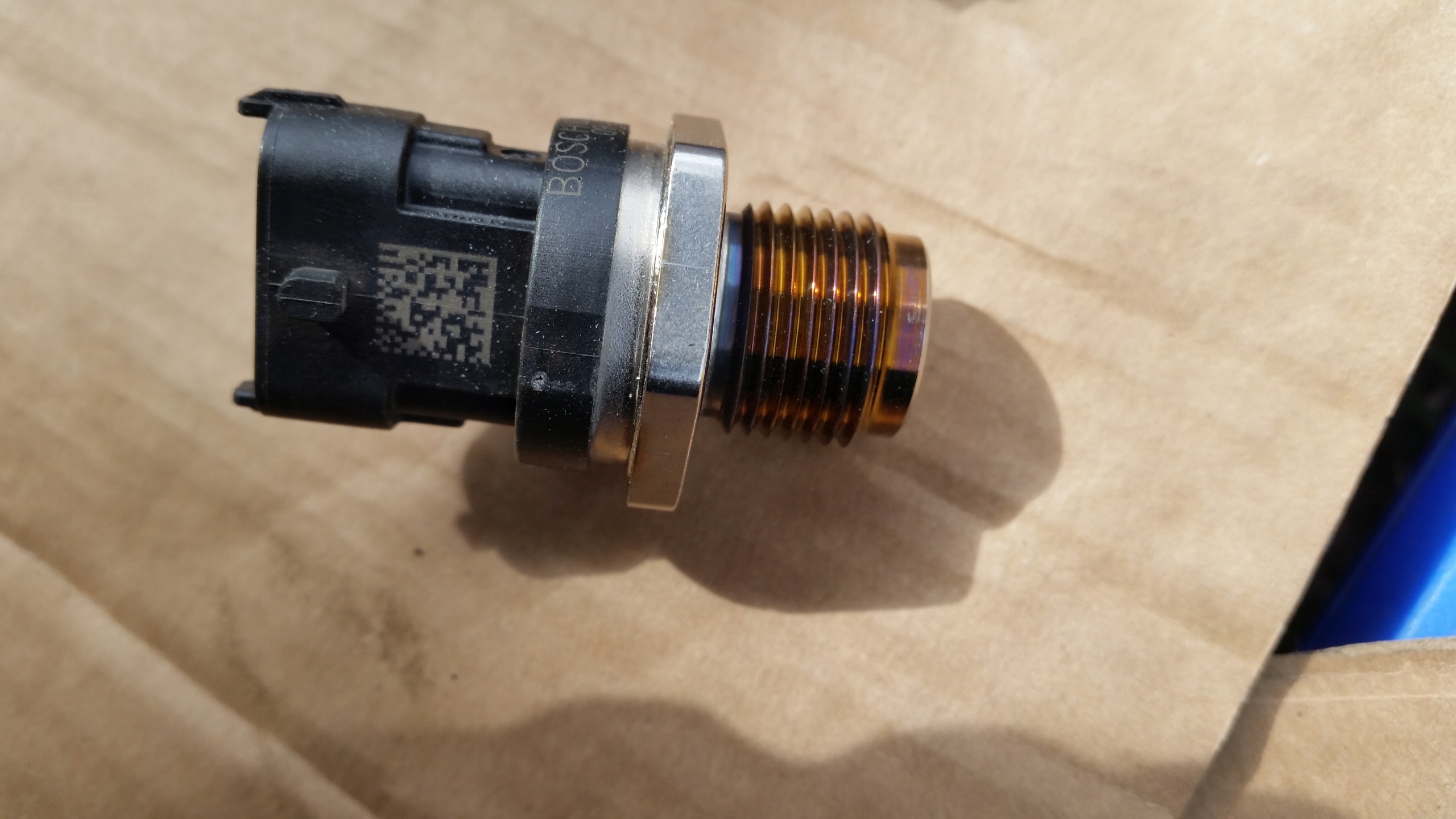 BOSCH ДАТЧИК ДАВЛЕНИЯ ТОПЛИВА 0281002706