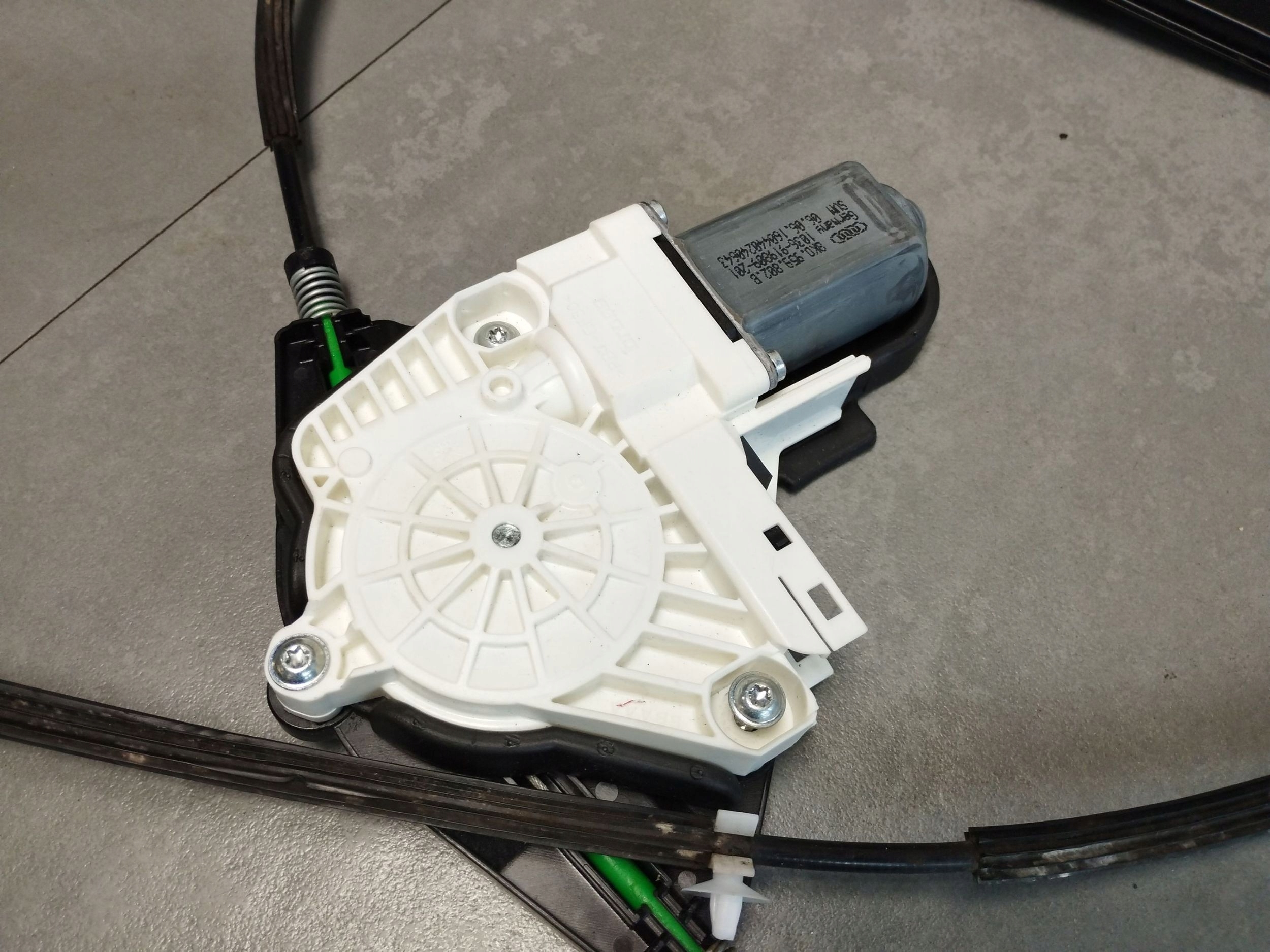 Audi A8 D4 4H mechanism windows left rear part 4H0839461C