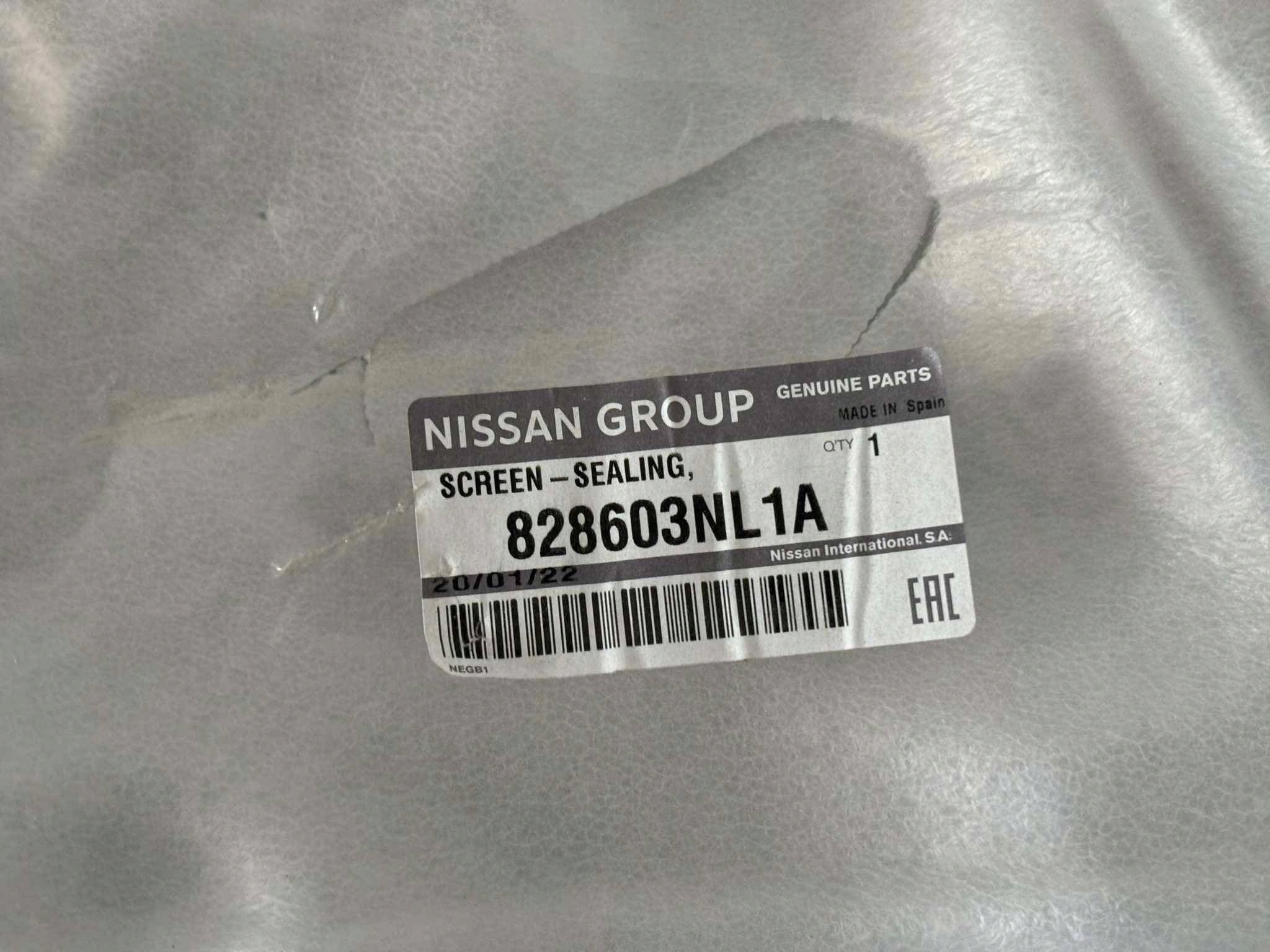 hangszigetelő ajtó far NISSAN LEAF ZE1 828603NL1A