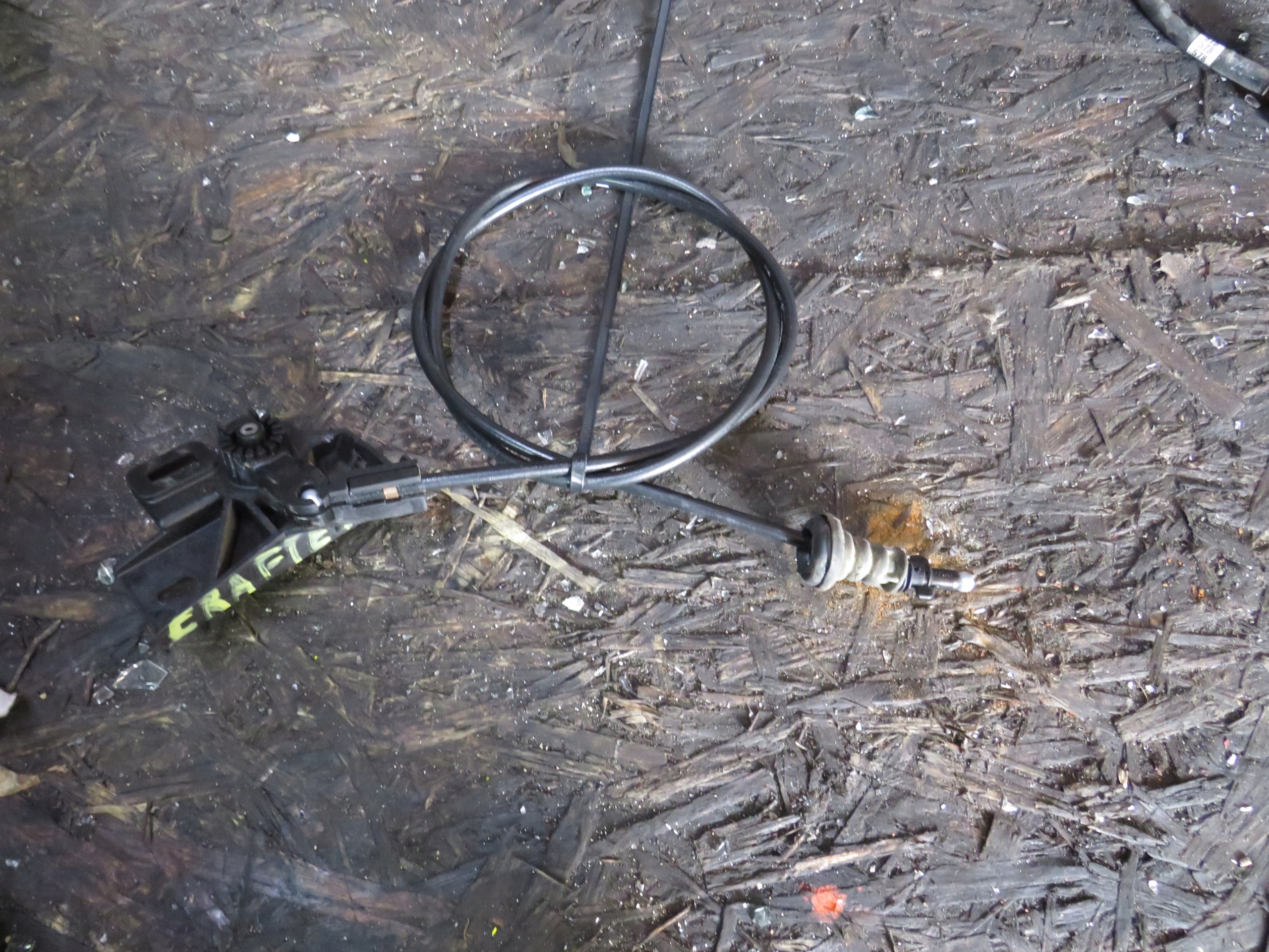 КАБЕЛЬ КАПОТА VW CRAFTER II 2