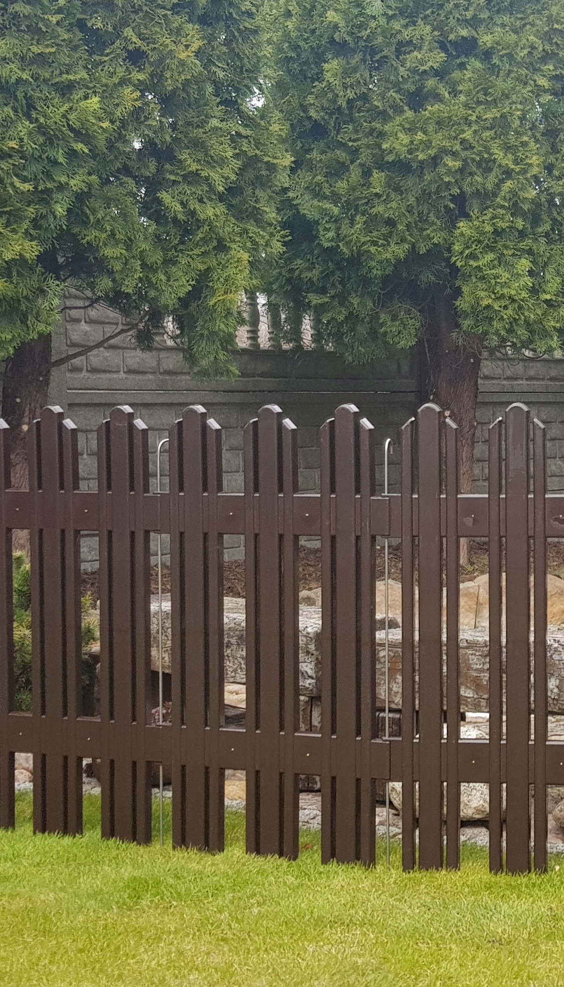 

Płotek ogrodowy palisada wysoki 81cm brązowy
