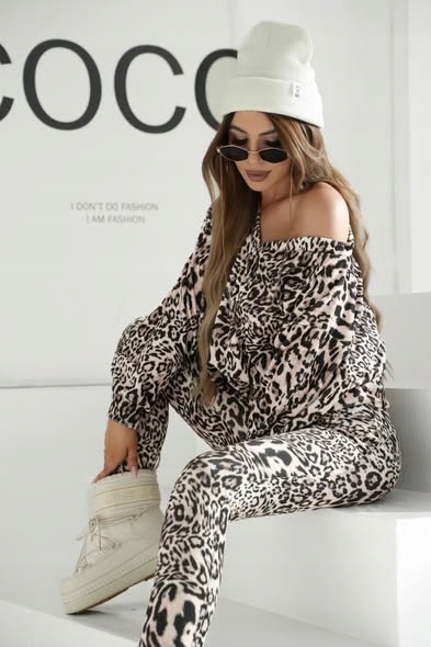 Mielczarkowski teplákovka mikina a legíny Push-Up velurové Leopard Set S