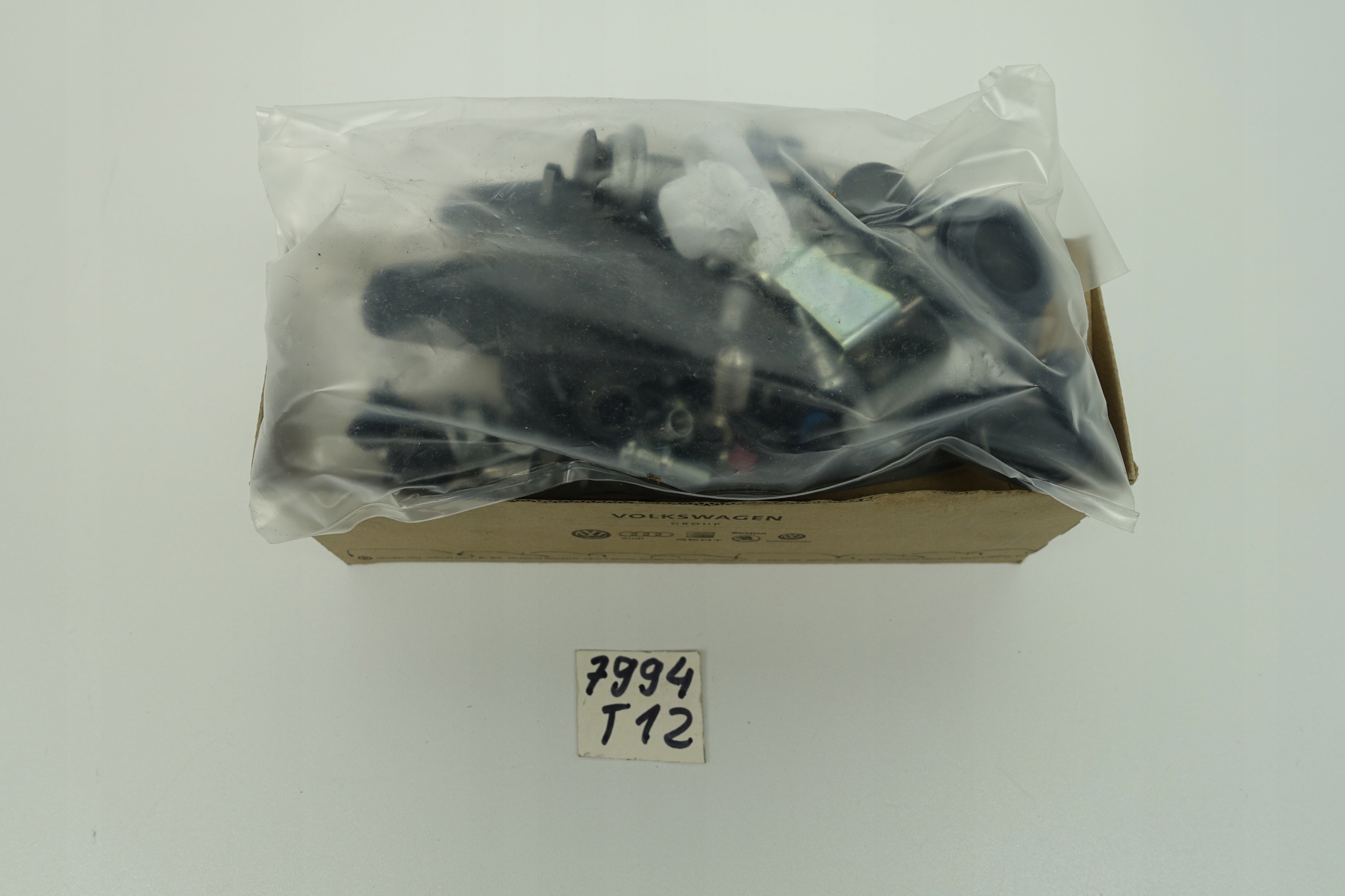 ZESTAW SRUB MOCOWAN DRZWI LEWY PRZOD AUDI A4 B9 8W Part number 8W0098619A