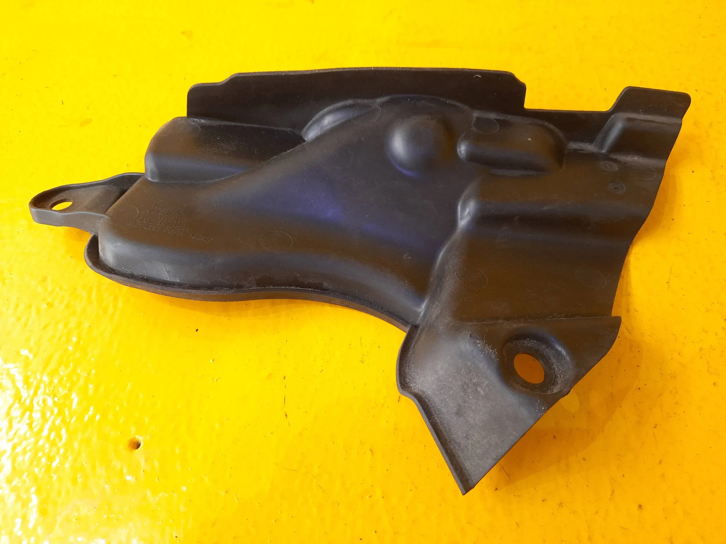 108169500A - Тесла Модель 3 кришка чашки права 1081695-00-A