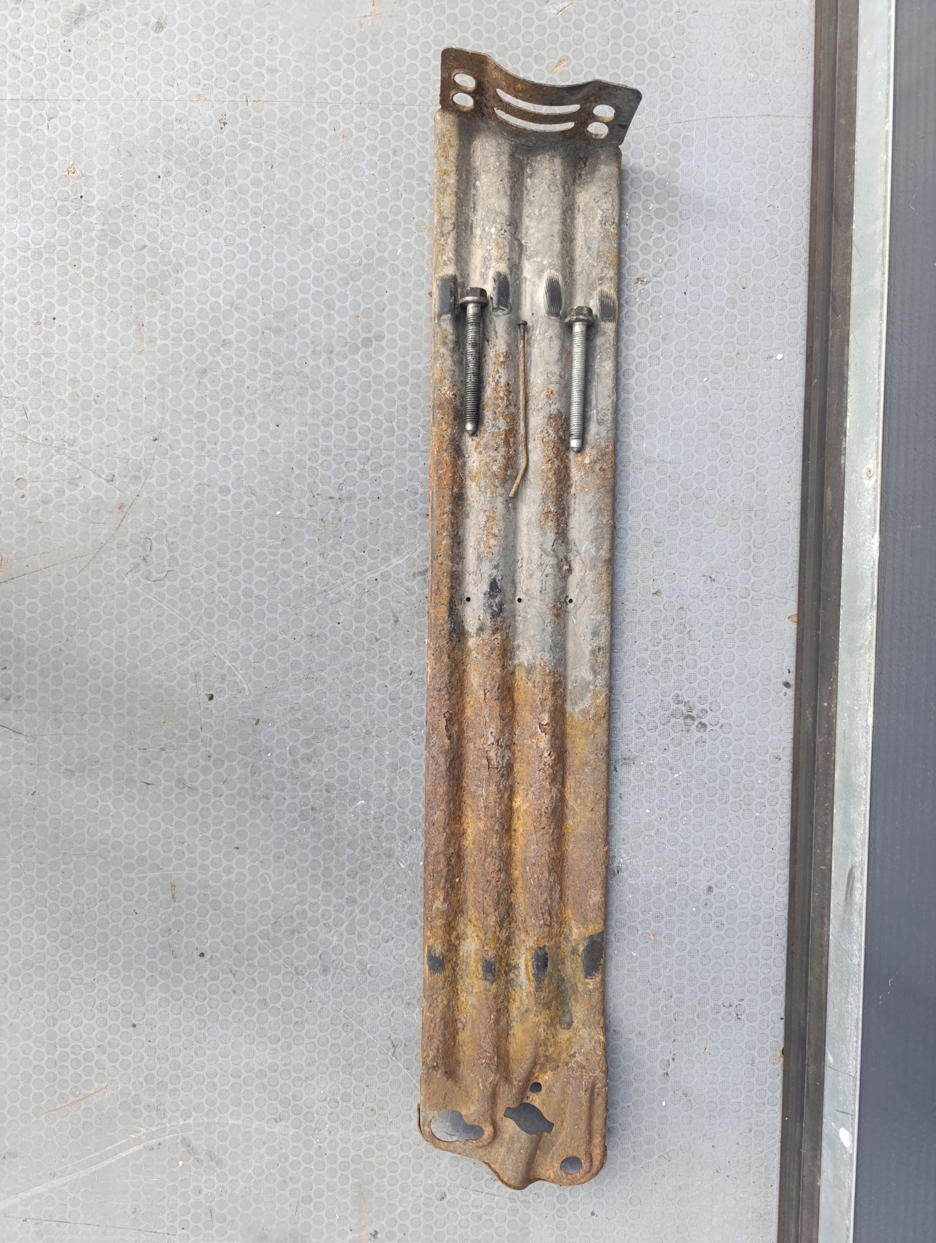 VW T5 T5 LIFT T6 Poignée Tôle Support plaque Roues de la roue de secours