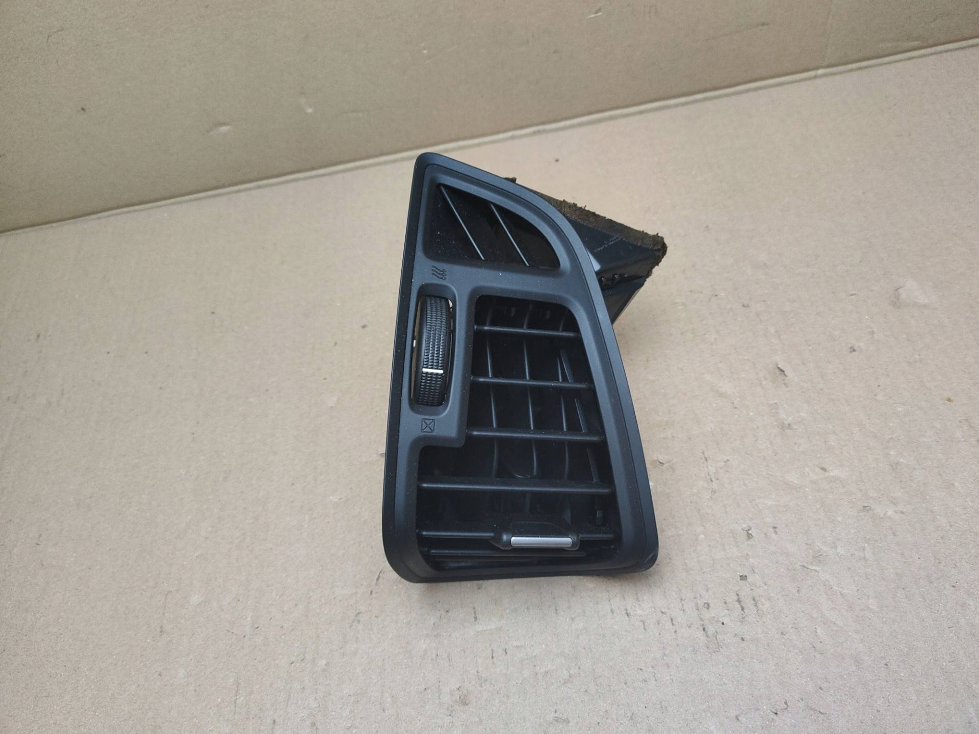 grid air conditioning devices left side upper Ford Escape 3 C520 facelift 2017