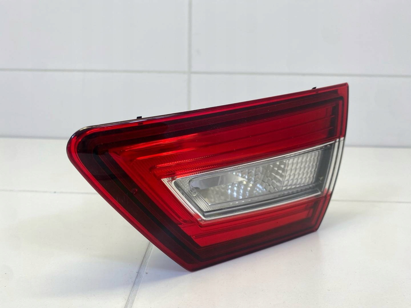 light rear to the bonnet right side Renault Clio 4 2015 265505796R