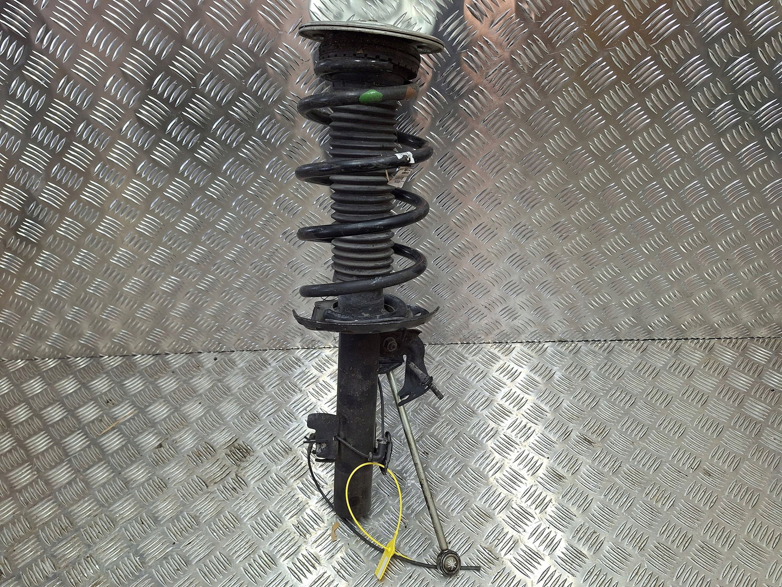 shock absorber left front RANGE ROVER EVOQUE and L538 LIFT 16-19 GJ32-18K001-AA