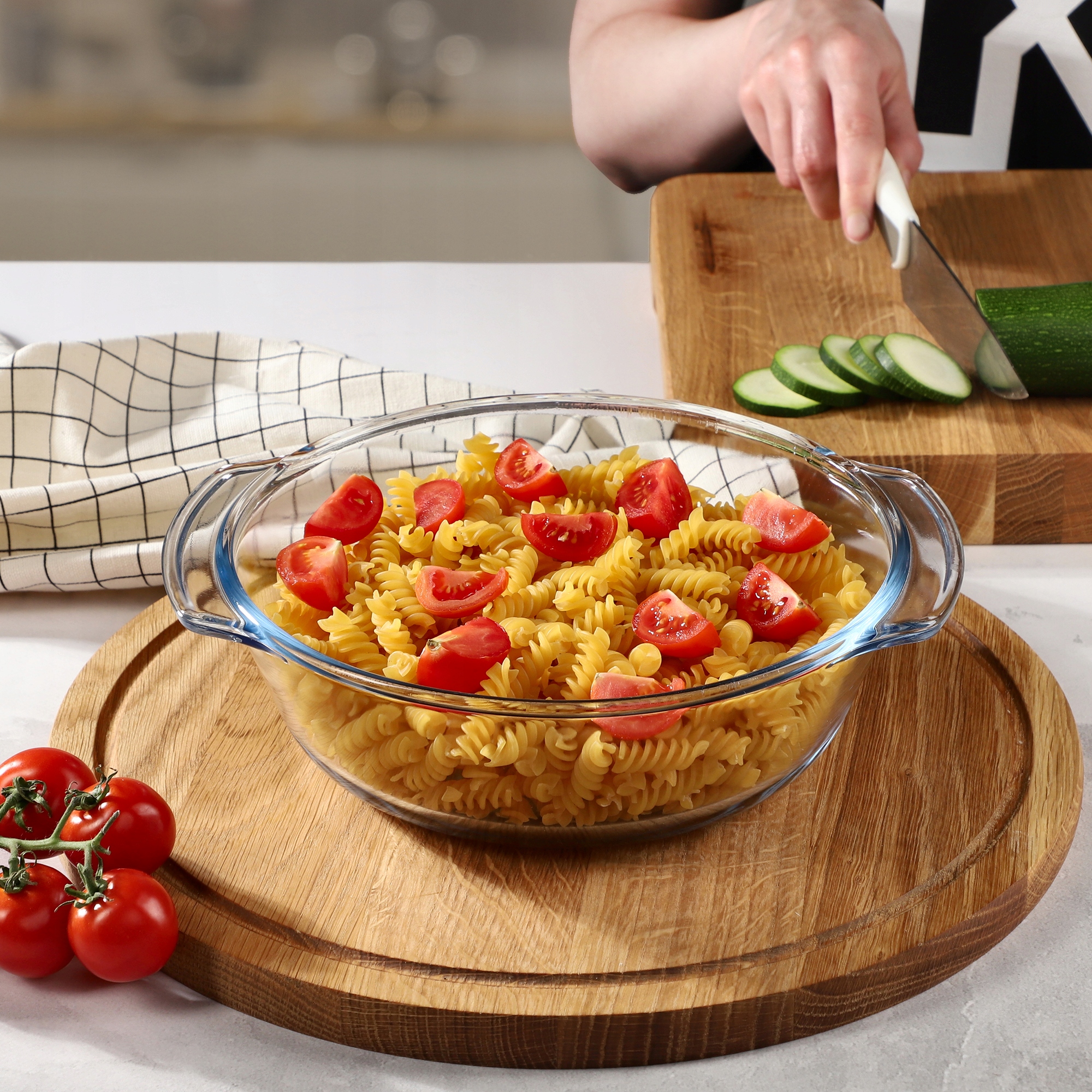 NACZYNIE ŻAROODPORNE Z POKRYWKĄ 2,4L SZKLANE Marka Kadax