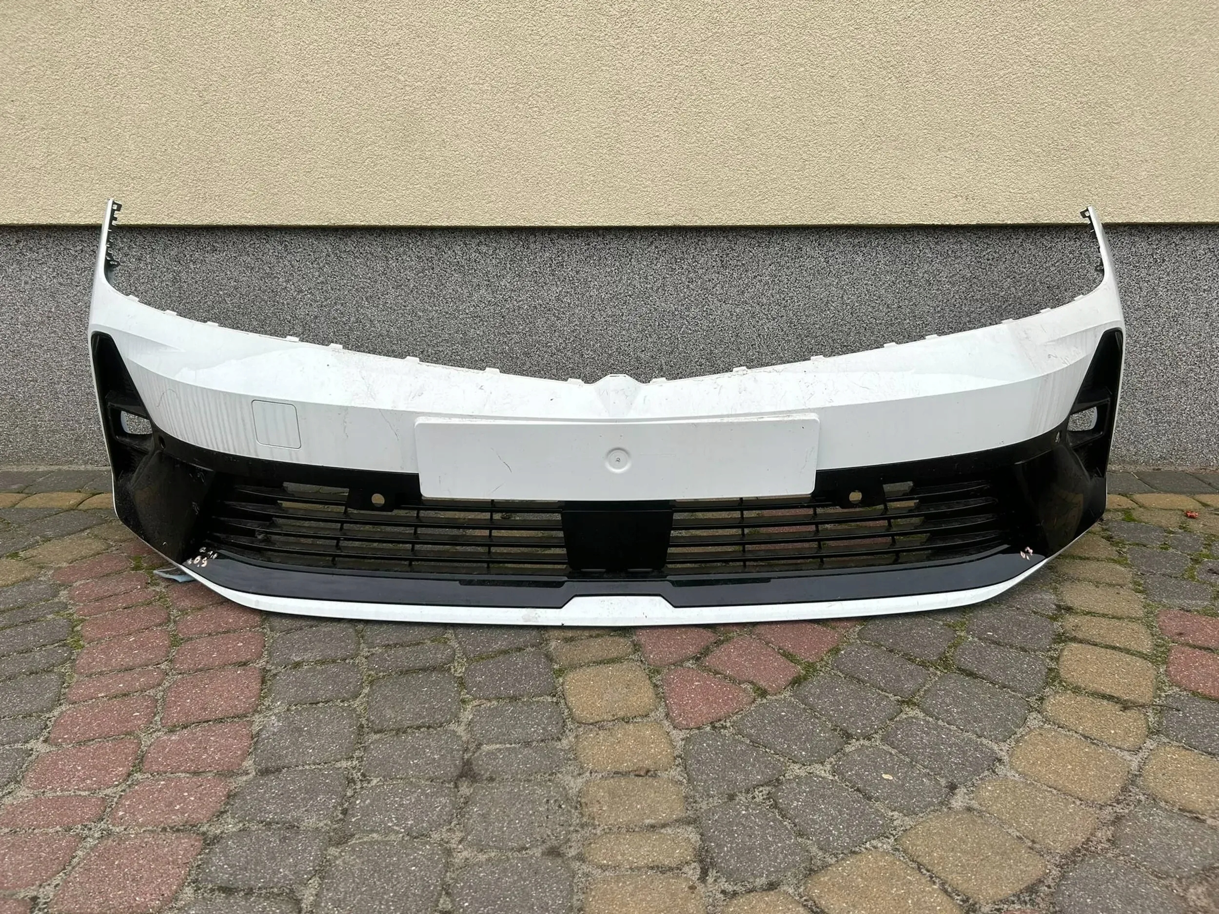 Zderzak przód Opel Astra L